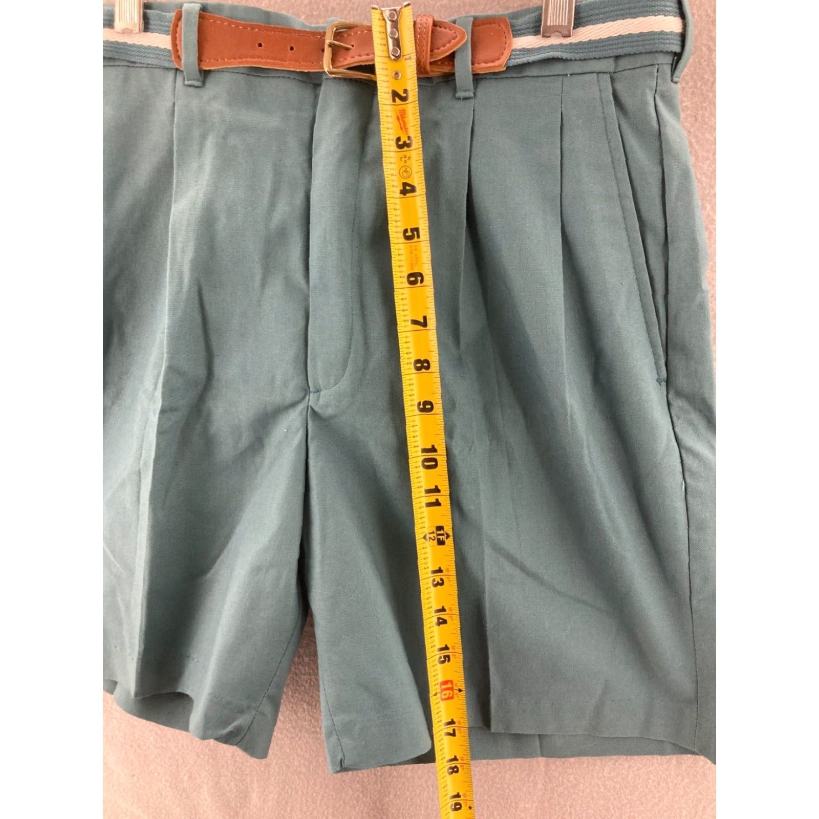 Vintage VINTAGE Knightsbridge Shorts Mens 30 Khaki Green Flat Front Wrinkle-Resistant Casual 90s, American, Fall Spring Summer Winter, Men Size US 30 / EU 46 - 3 Thumbnail