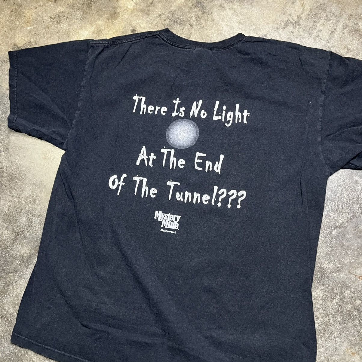 Vintage vintage dollywood what if mystery mine ride baggy tshirt Size US XL / EU 56 / 4 - 4 Thumbnail