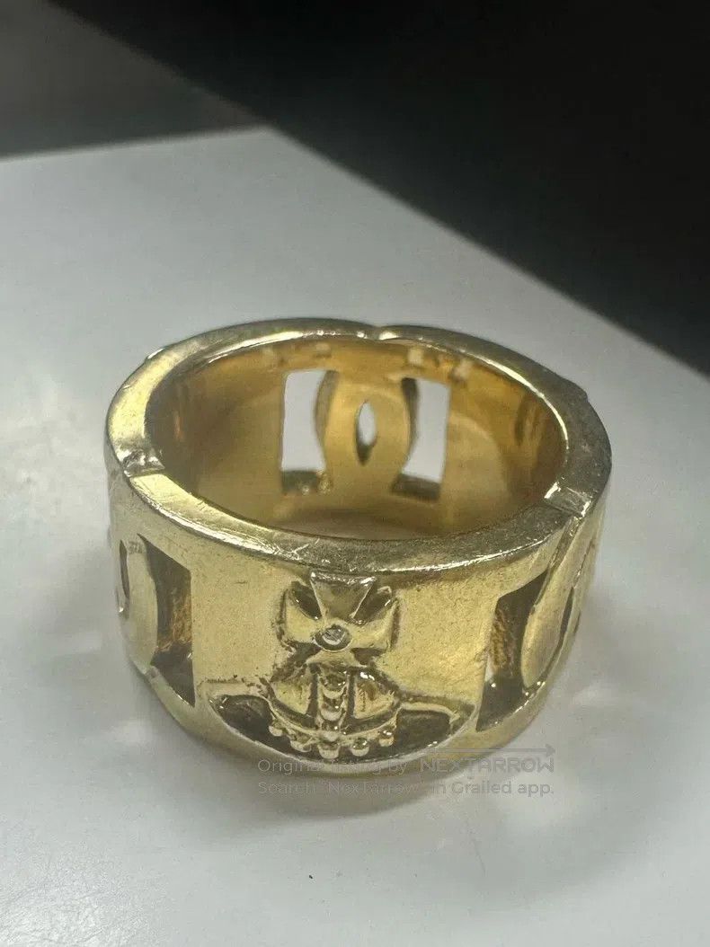 Vivienne Westwood Saturn ring