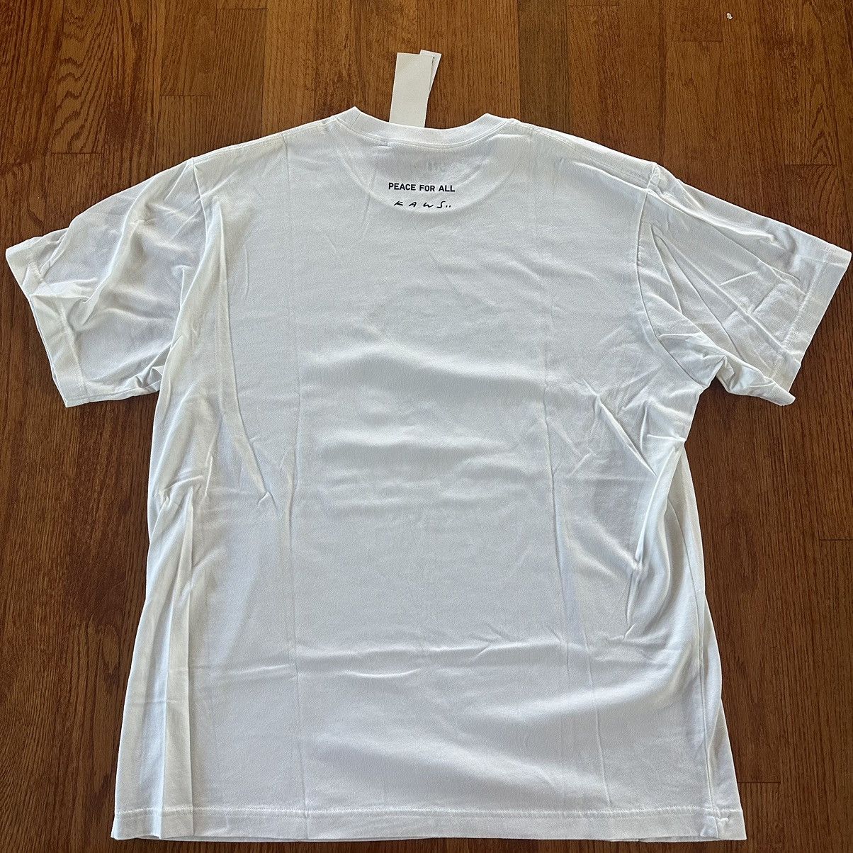 Kaws Kaws x Uniqlo “Peace for All” Shirt Size US XL / EU 56 / 4 - 5 Thumbnail