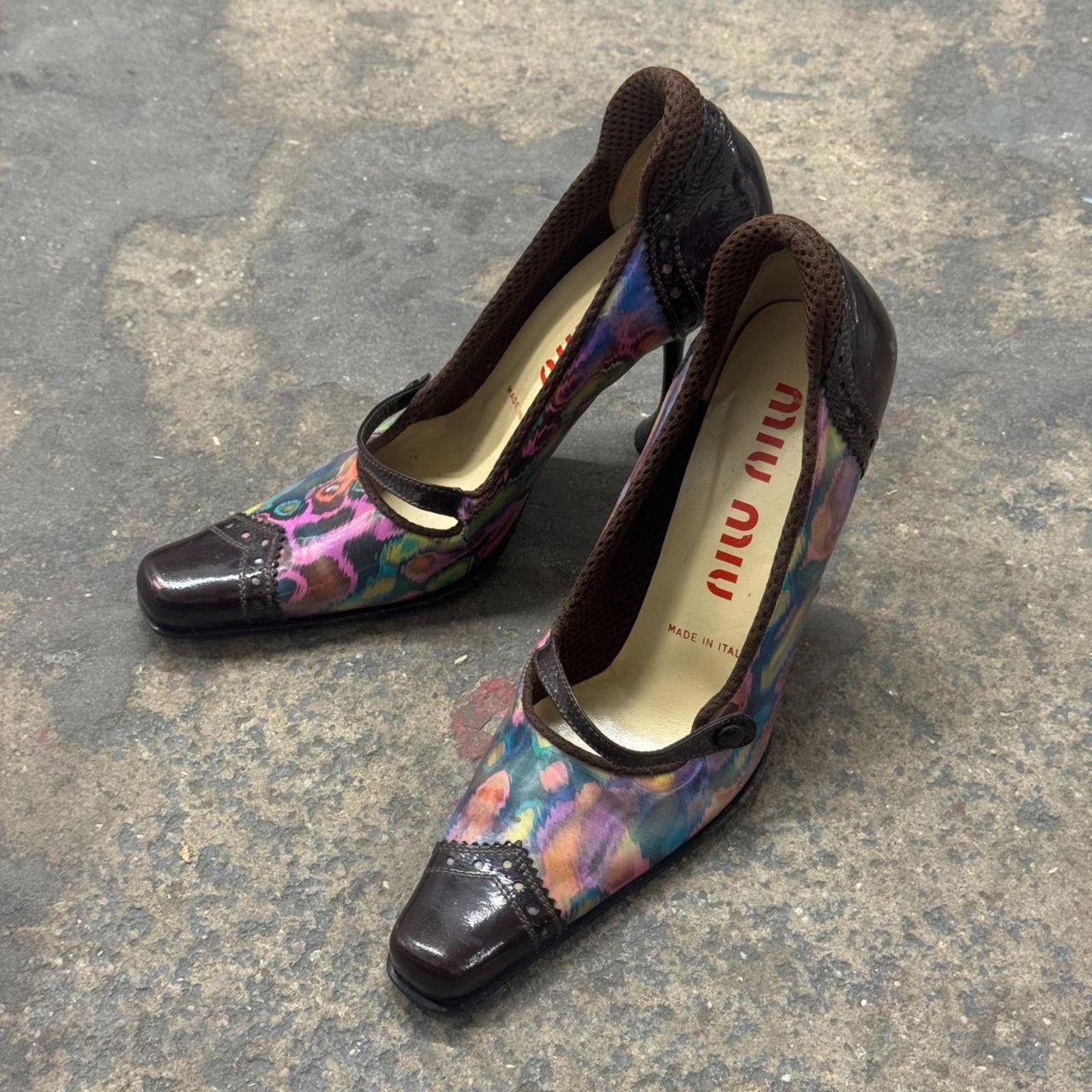 Miu Miu Archival Y2K Miu Miu Holographic Brogue Mary Jane Heels Size US 7 / IT 37 - 6 Thumbnail