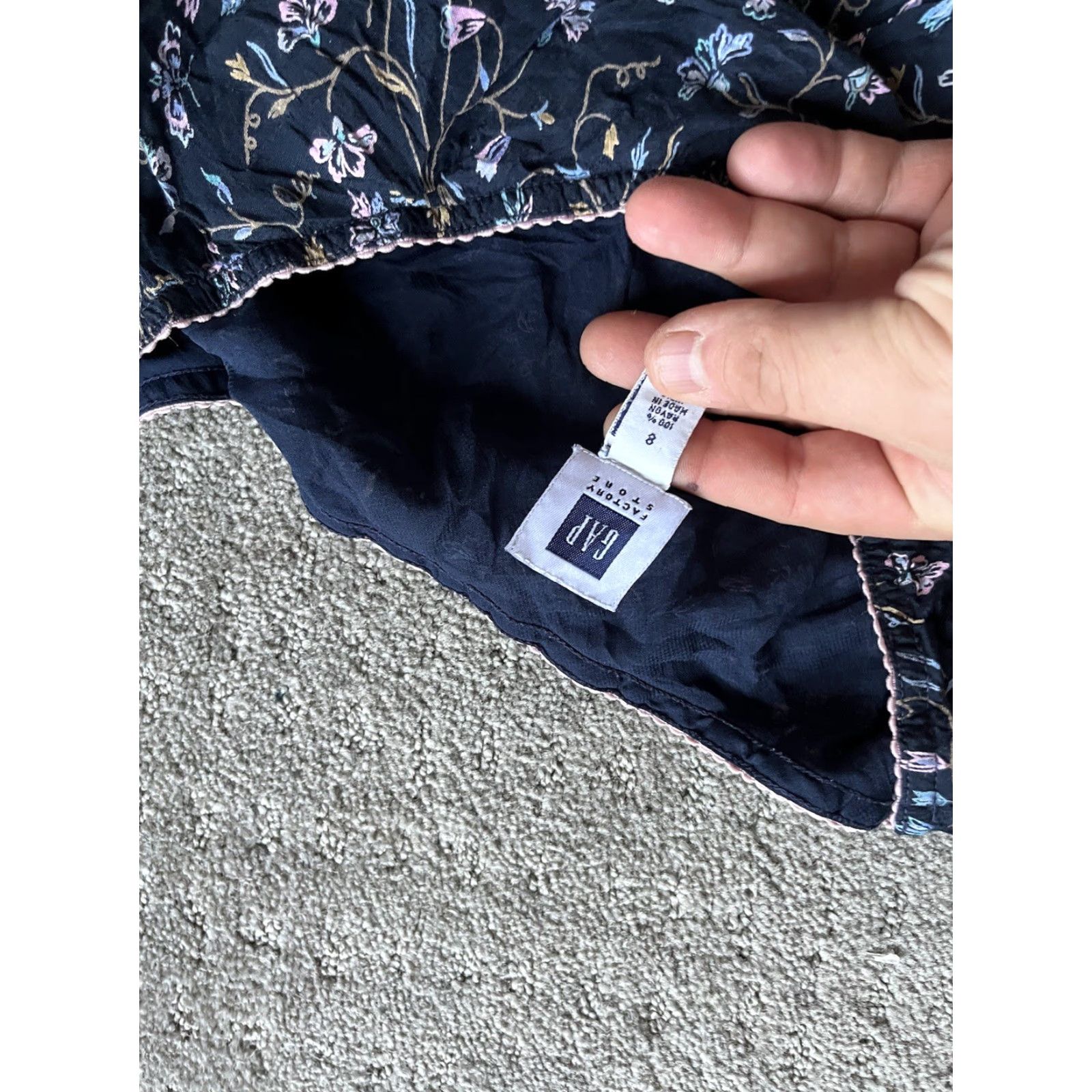 Gap VINTAGE Gap Women's Mini Skirt Casual Party Rayon Chiffon Floral Size 8 Navy Size 30" / US 8 / IT 44 - 3 Thumbnail