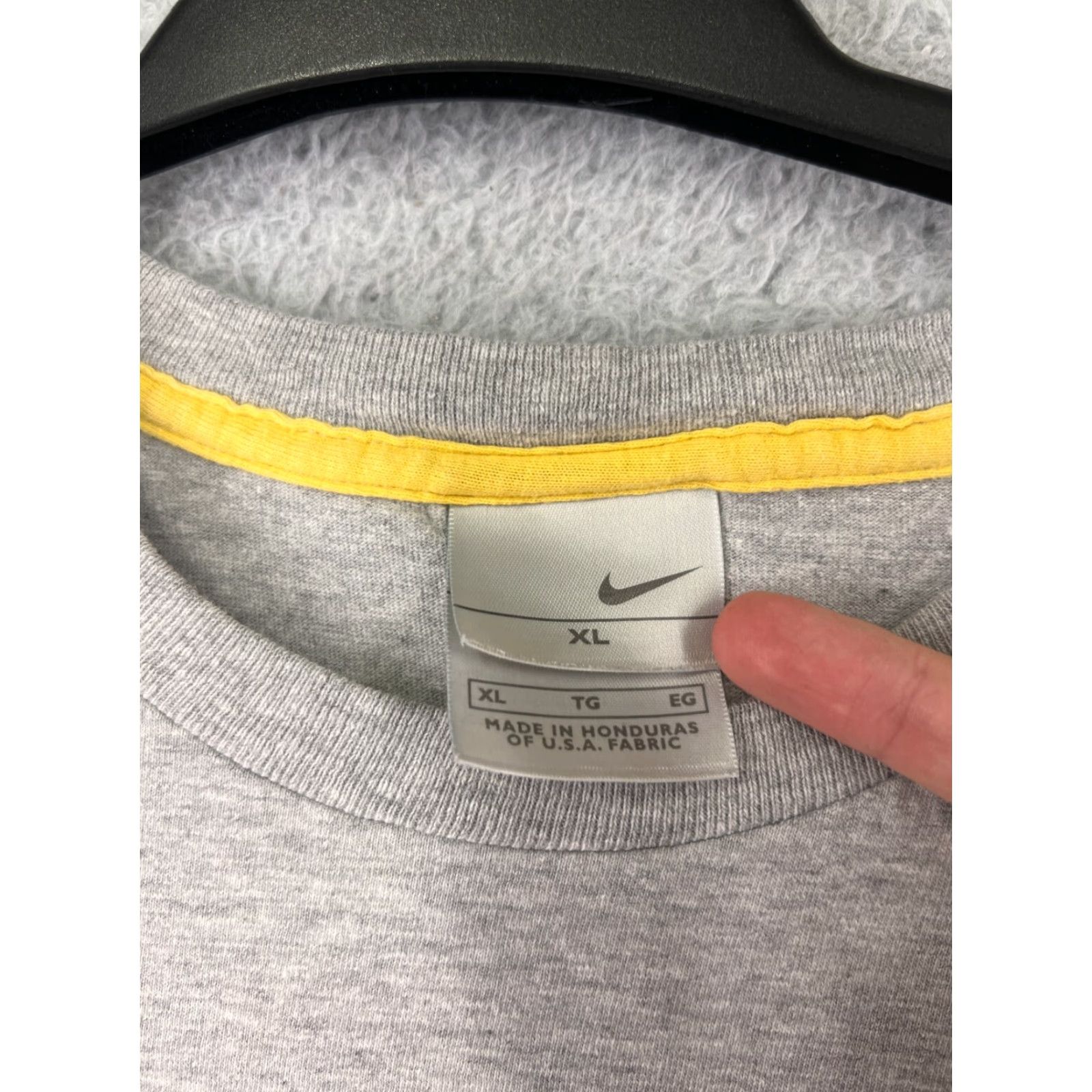 Nike Nike Shirt XL Gray Velvet Swoosh Short Sleeve Crew Neck Cotton Mens Size US XL / EU 56 / 4 - 7 Thumbnail
