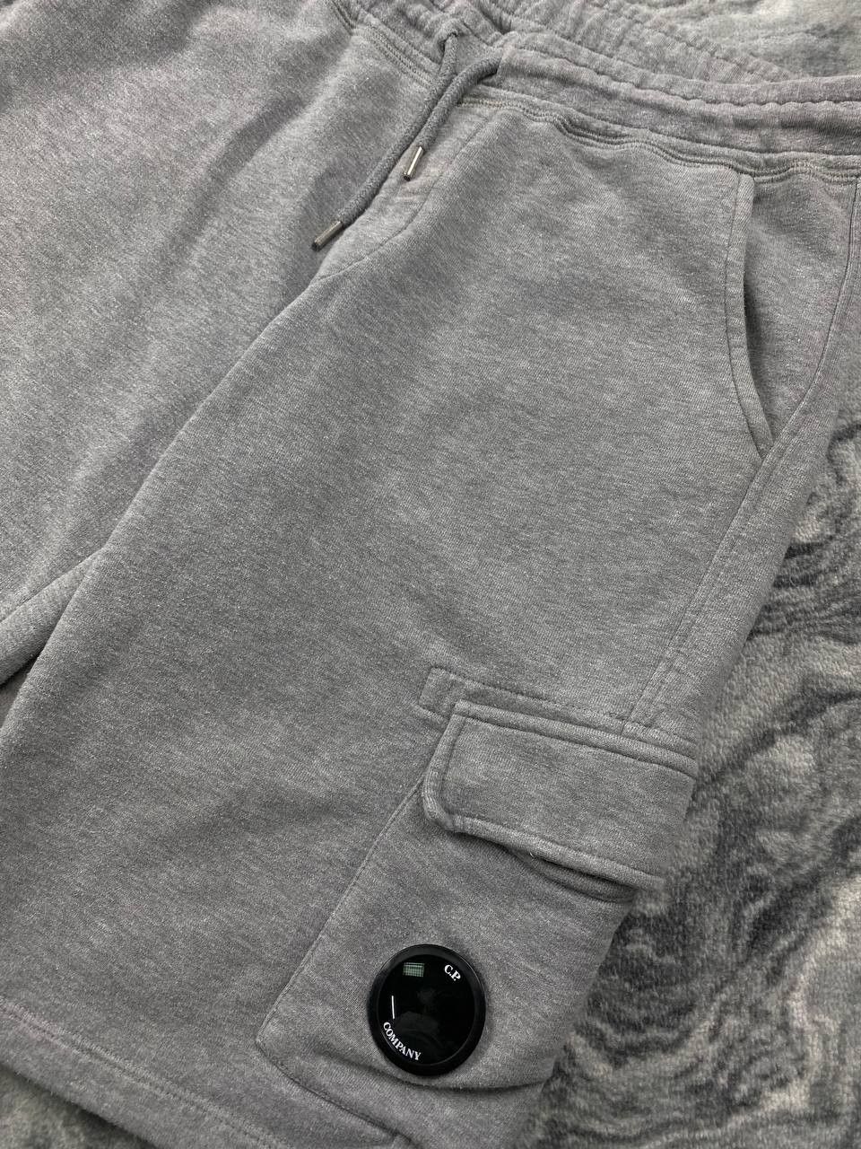 C.P. Company Cp Company Light Fleece Cargo Shorts Men Size L Gray Size US 34 / EU 50 - 4 Thumbnail