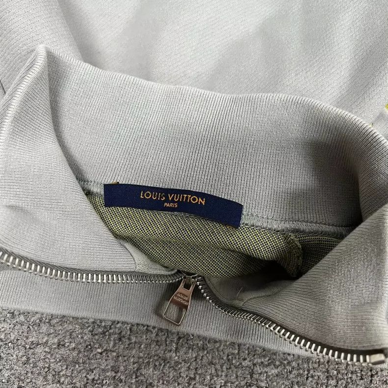 Louis Vuitton Louis Vuitton Half -2505 Size US S / EU 44-46 / 1 - 5 Thumbnail