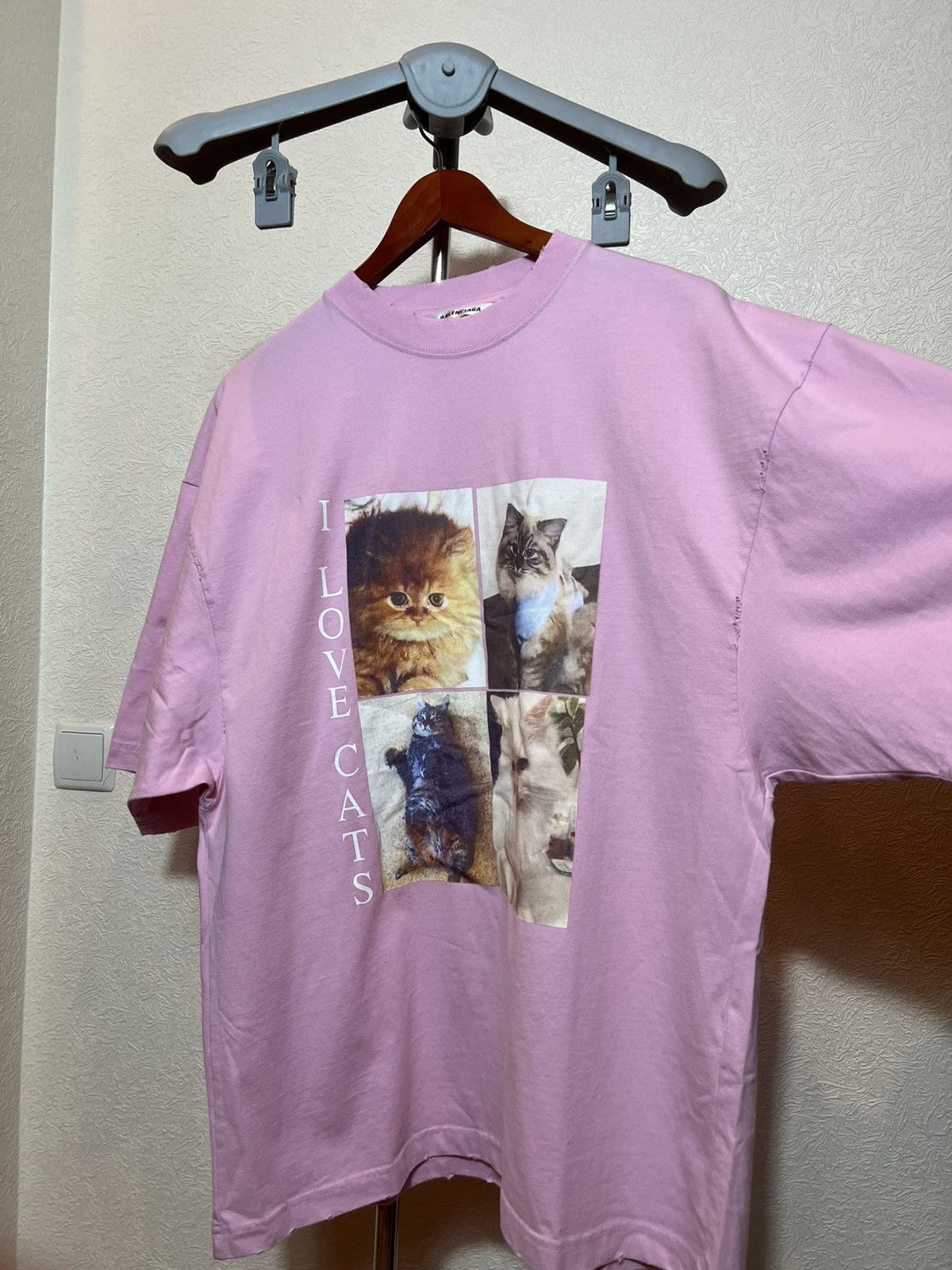 Balenciaga Balenciaga I Love Cats Pink Oversized Tee Shirt Size US S / EU 44-46 / 1 - 6 Thumbnail
