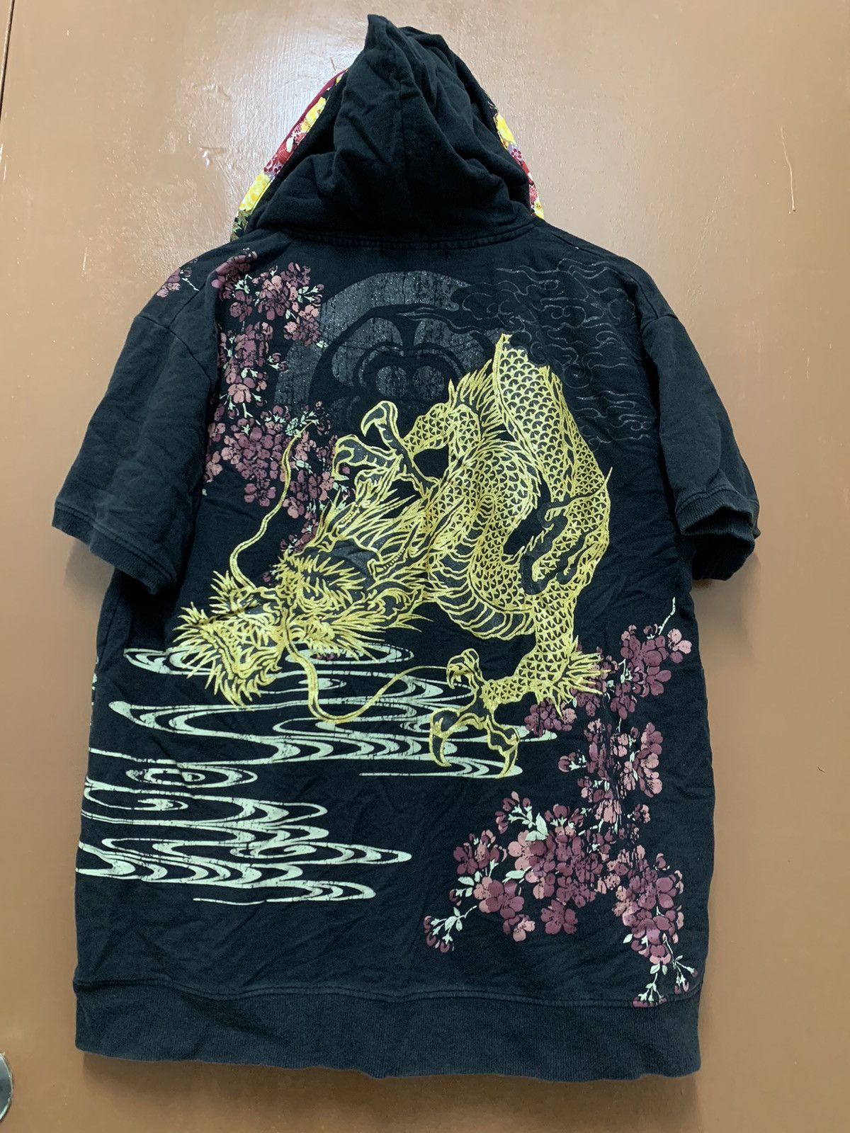 Vintage YAKUZA DRAGON SUKAJAN SHORT SLEEVE HOODIE VERY RARE Size US L / EU 52-54 / 3 - 9 Thumbnail