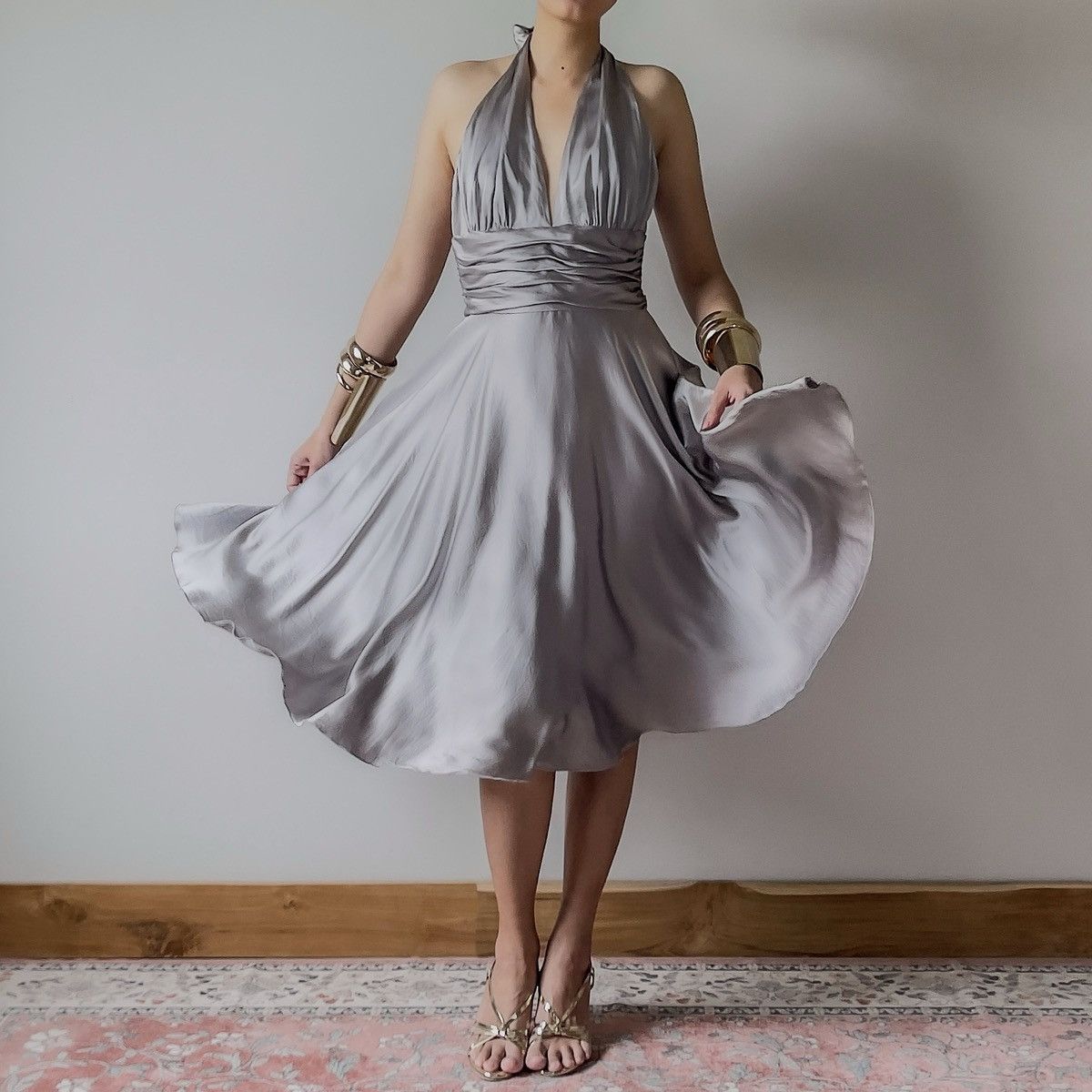 Vintage Vintage Romantic Gray Silk Open Back Dress (Medium) Size L / US 10 / IT 46 - 5 Thumbnail