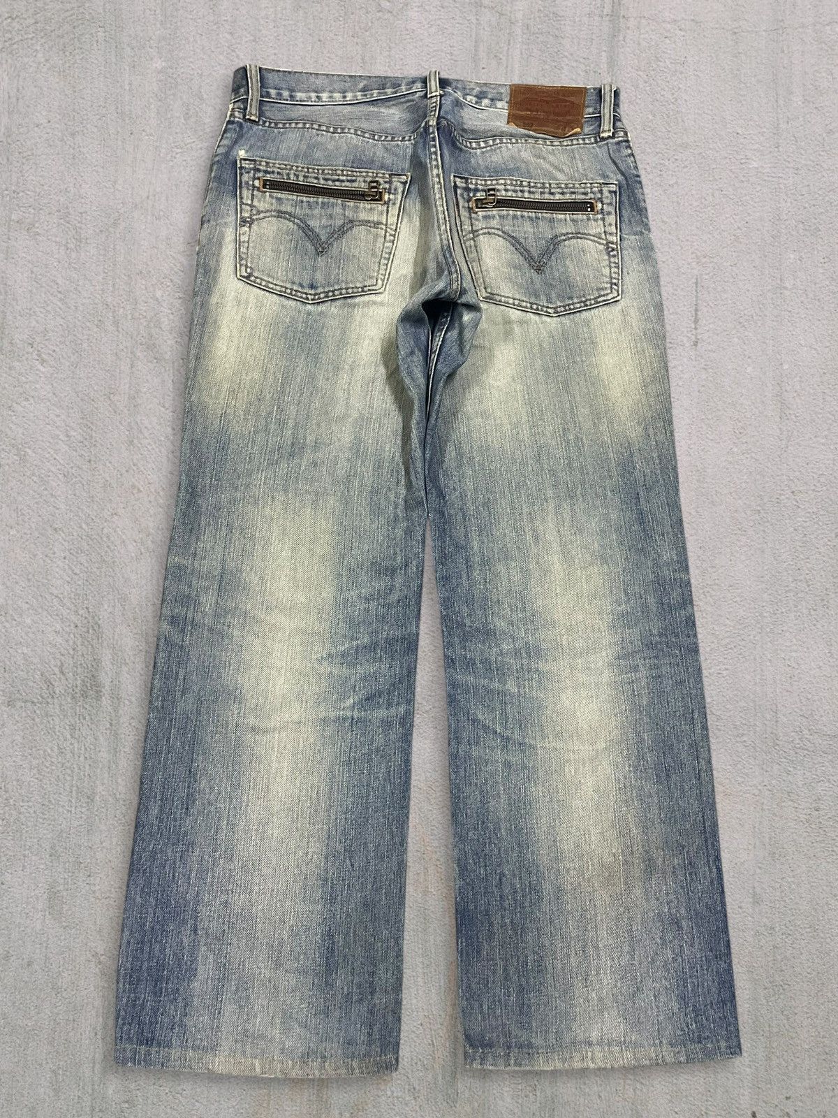 Levi's Vintage Levi’s 502 Zipped Pocket Baggy Fit Distressed Jeans Size US 34 / EU 50 - 4 Thumbnail