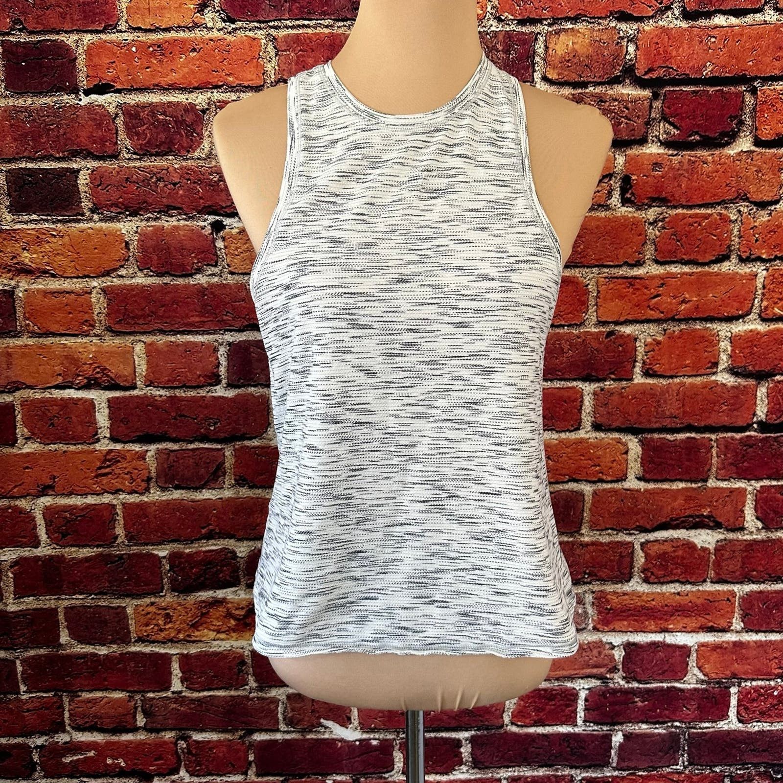 Lululemon Lululemon Tank top Size M / US 6-8 / IT 42-44 - 1 Thumbnail