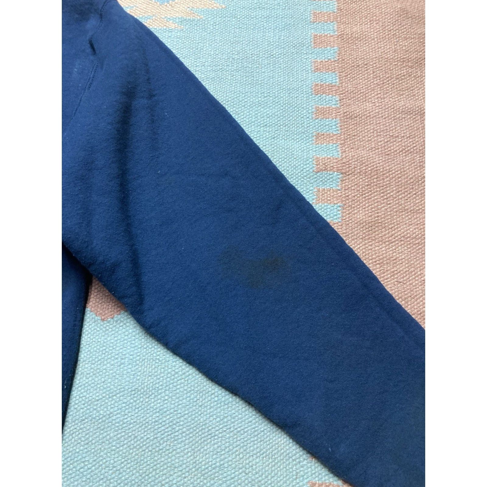Guess VINTAGE 90s GUES SLOGO CREWNECK SWEATSHIRT BLUE NAVY XL MEN Logo Pullover Stained Made in USA Size US XL / EU 56 / 4 - 4 Thumbnail