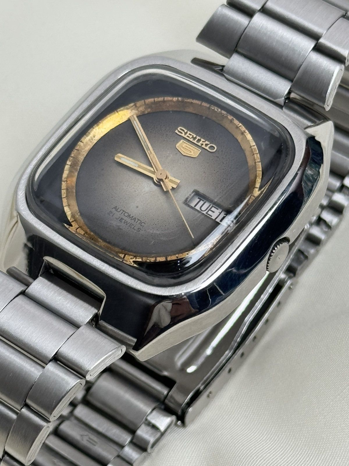 Seiko Seiko 5 TV Case Vintage Watch 7019|Day/Date watch japan made Size 36 - 19 Thumbnail
