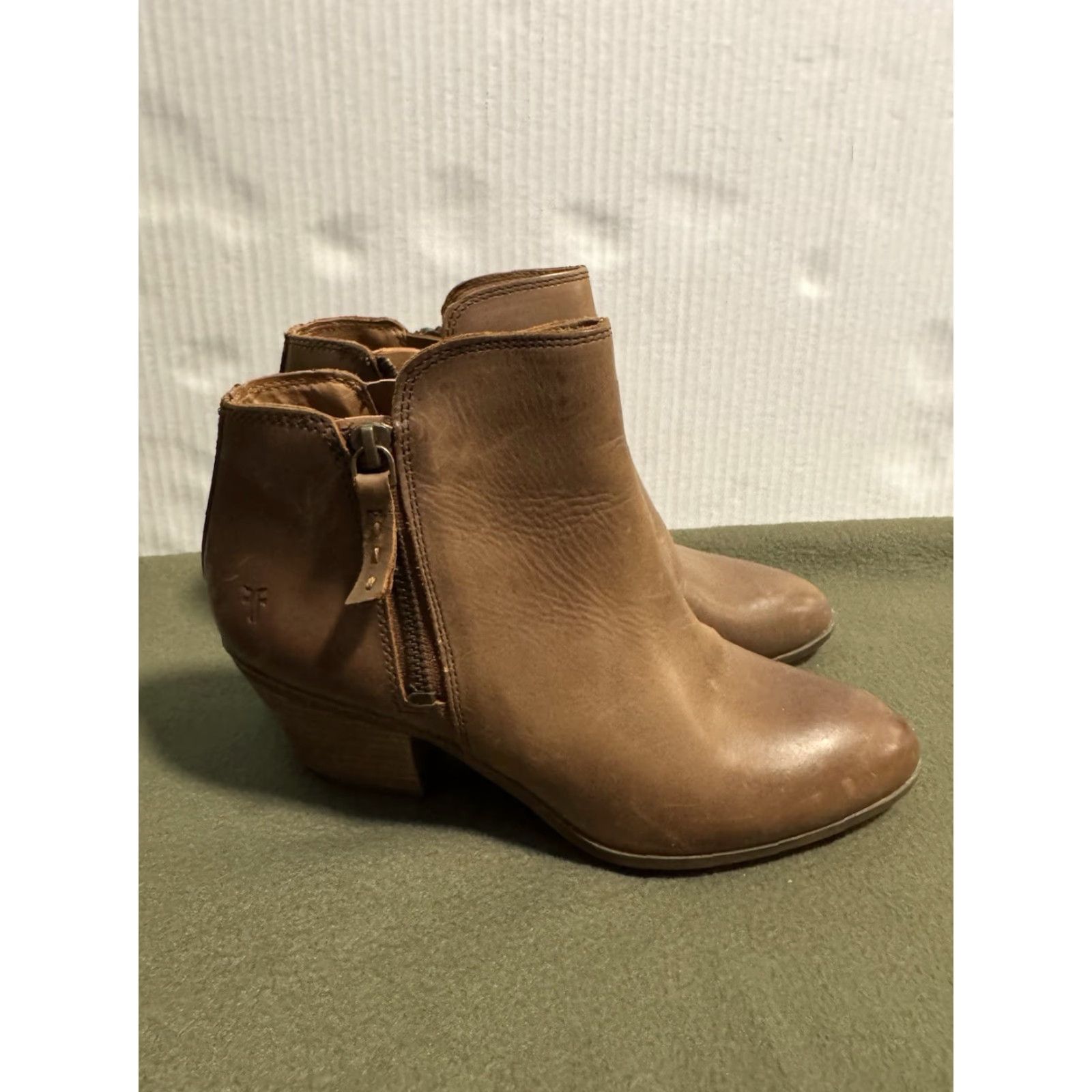 Frye Frye Judith Zip Booties 7M Ankle Block Heel Boho Western Cognac Brown Leather Women Size US 7 / IT 37 - 2 Thumbnail
