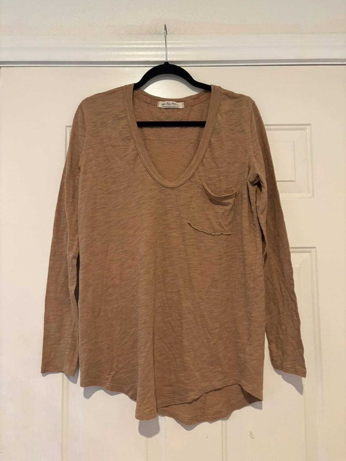 Designer Women's We the Free sz M brown long sleeve tee shirt #643 Size M / US 6-8 / IT 42-44 - 1 Thumbnail