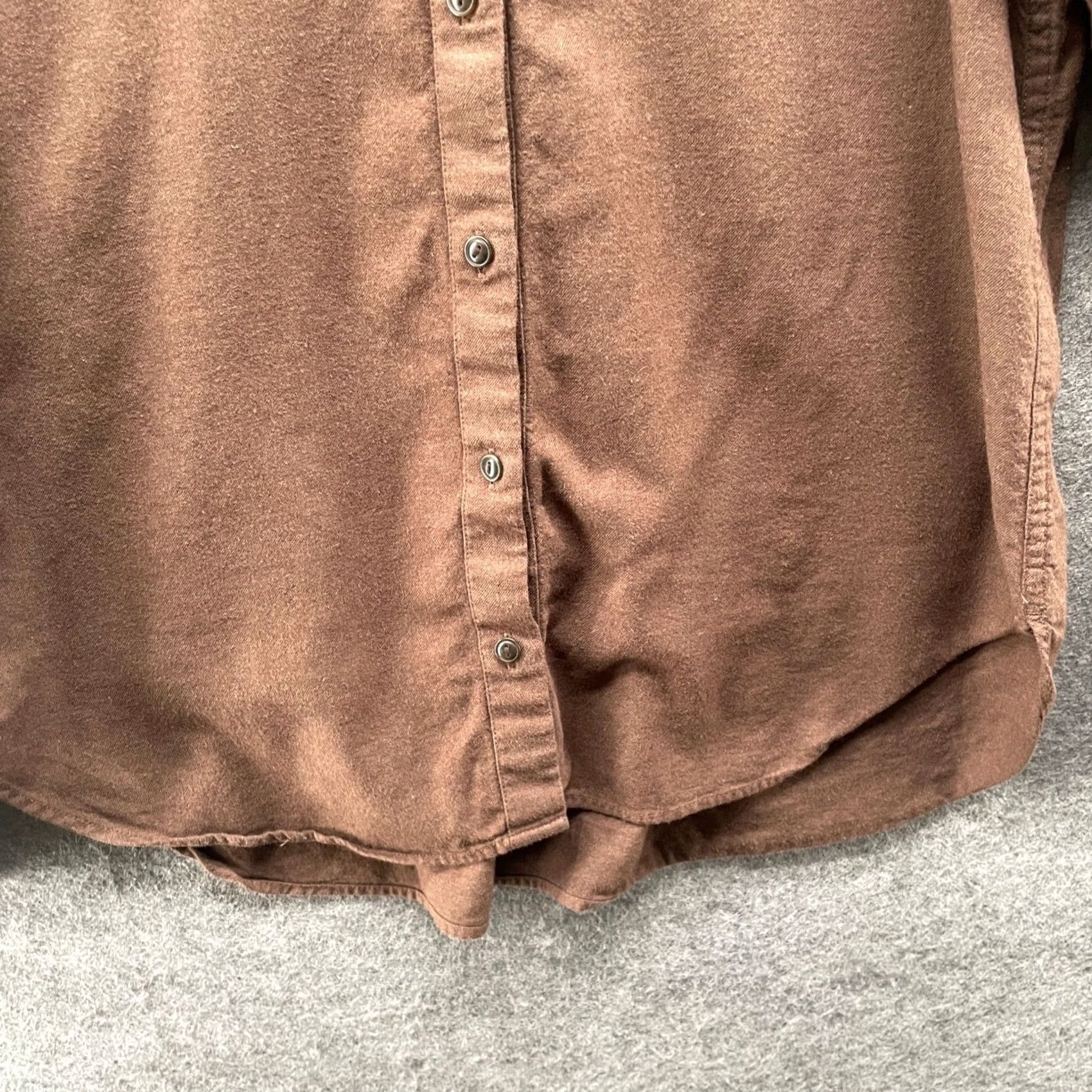 Uniqlo VINTAGE Uniqlo Shirt Brown Long Sleeve Flannel Cotton Blend Button-Up Womens S Size S / US 4 / IT 40 - 4 Thumbnail
