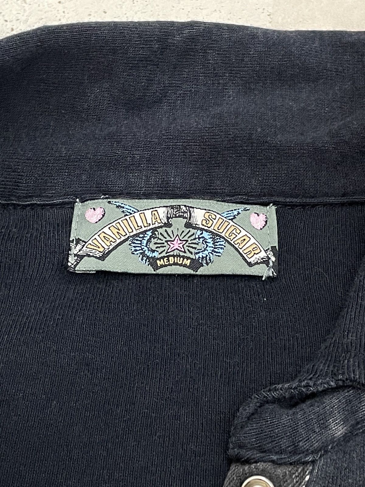 20471120 Faded Vanilla Sugar Patch Affliction Bondage Button Tee Size US M / EU 48-50 / 2 - 9 Thumbnail