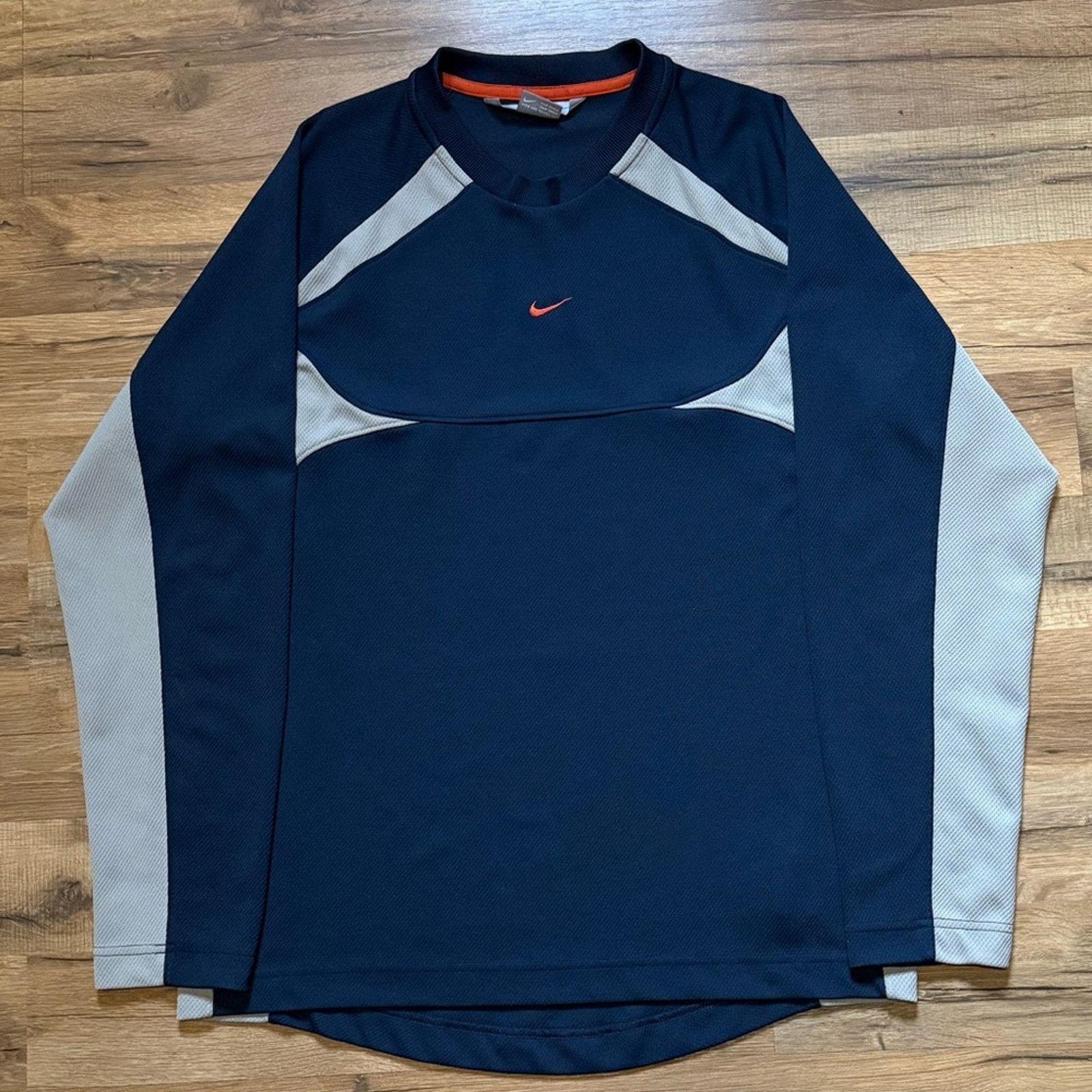 Nike Y2K Nike Center Swoosh Crewneck Sweatshirt Size US M / EU 48-50 / 2 - 3 Thumbnail