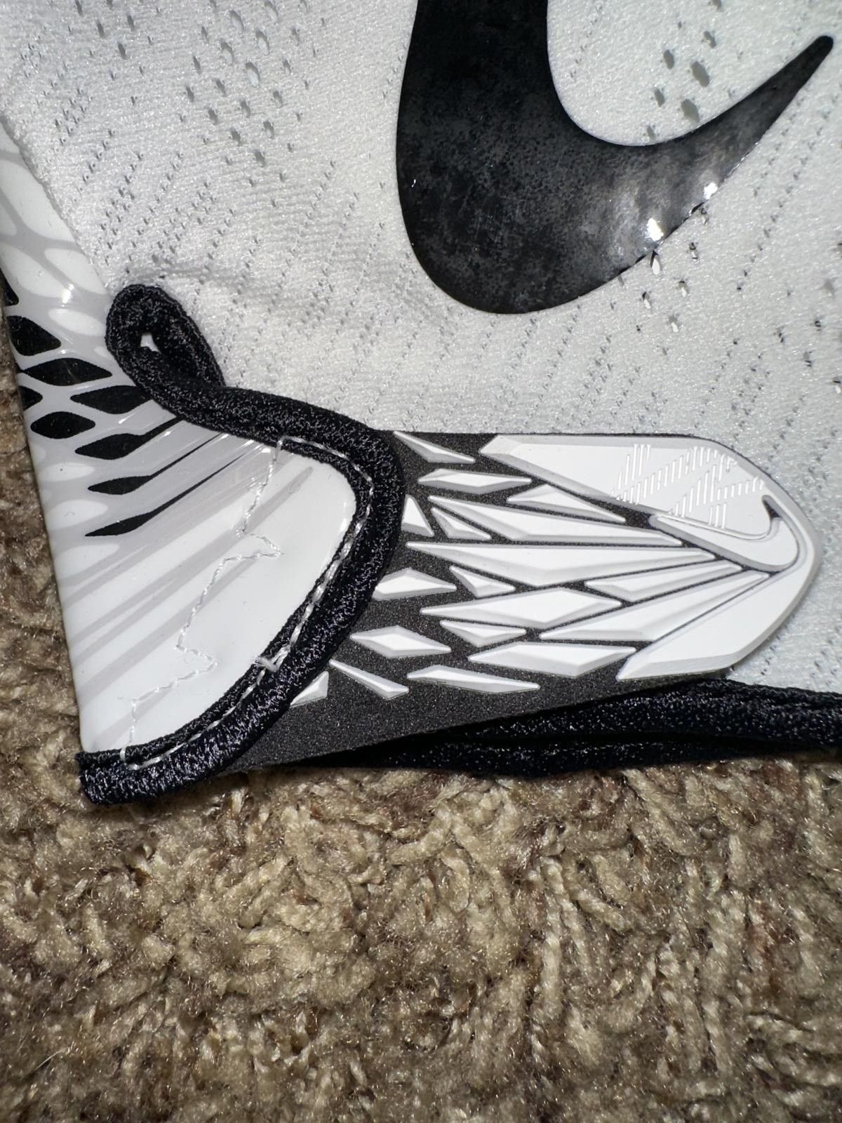 Nike Nike NCAA NFL Vapor Knit 2.0 Receiver Football Magnigrip Glove Size ONE SIZE - 4 Thumbnail