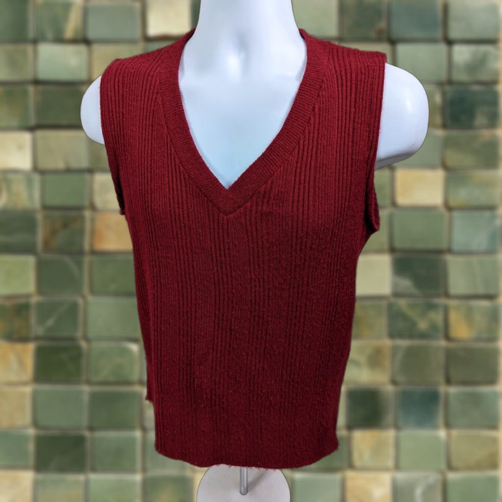 Van Heusen VINTAGE Van Heusen Mens Red Size Medium V-Neck Sweater Vest S2C Knit Vest 80s 80s Theme Golf Casual Mens Size US M / EU 48-50 / 2 - 1 Thumbnail