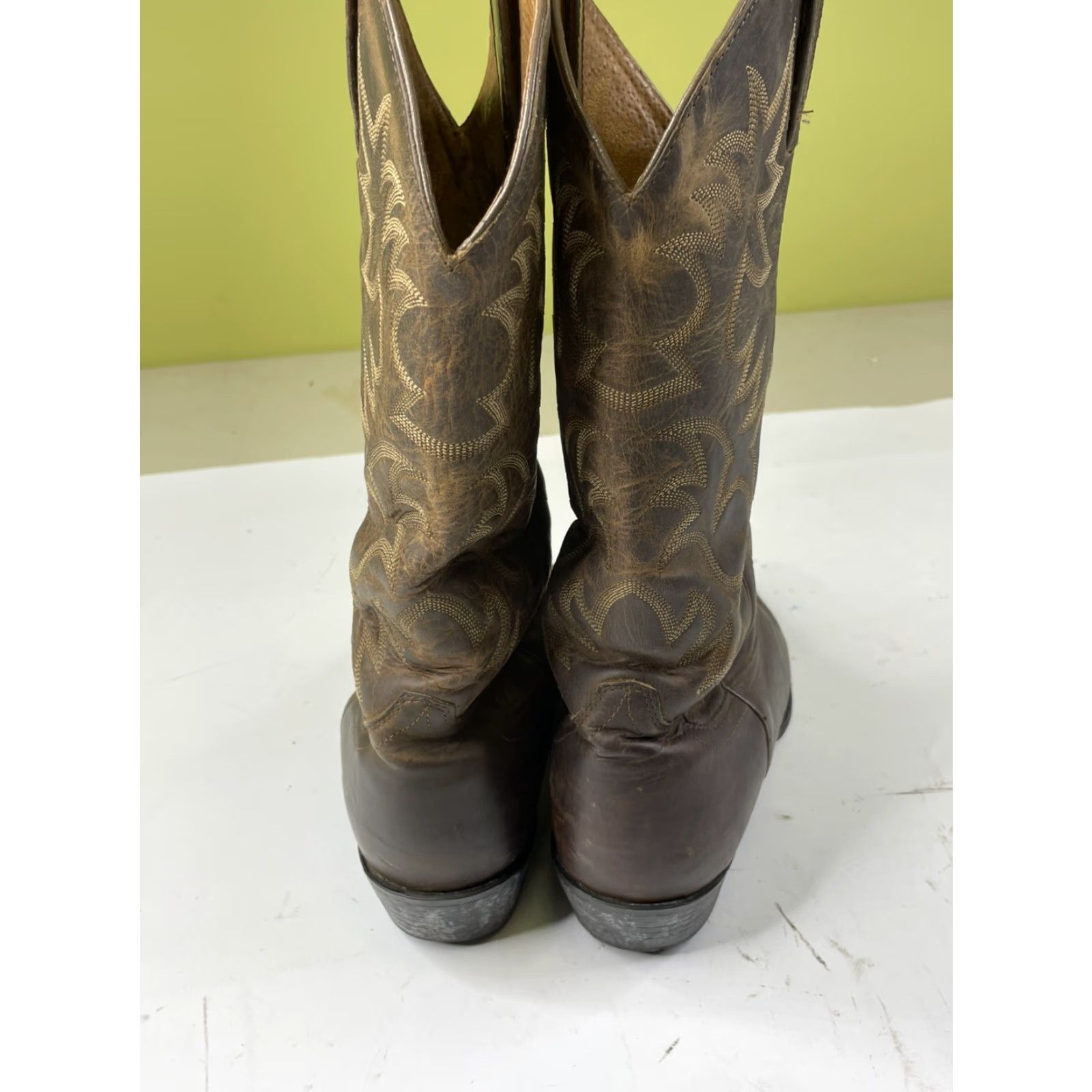 Ariat Ariat Cowboy Western Boot Mens 10 EE Brown Leather Pull On Wide 10002294(34725) Moderate wear Size US 10 / EU 43 - 7 Thumbnail