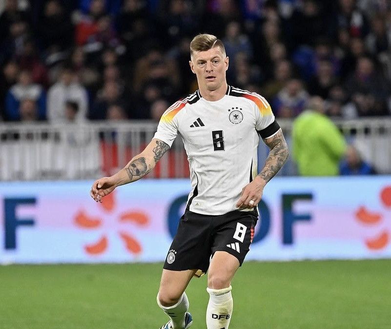 Adidas Kroos #8 Germany 2023-2024 Player Issue Home Soccer Jersey Size US M / EU 48-50 / 2 - 3 Thumbnail