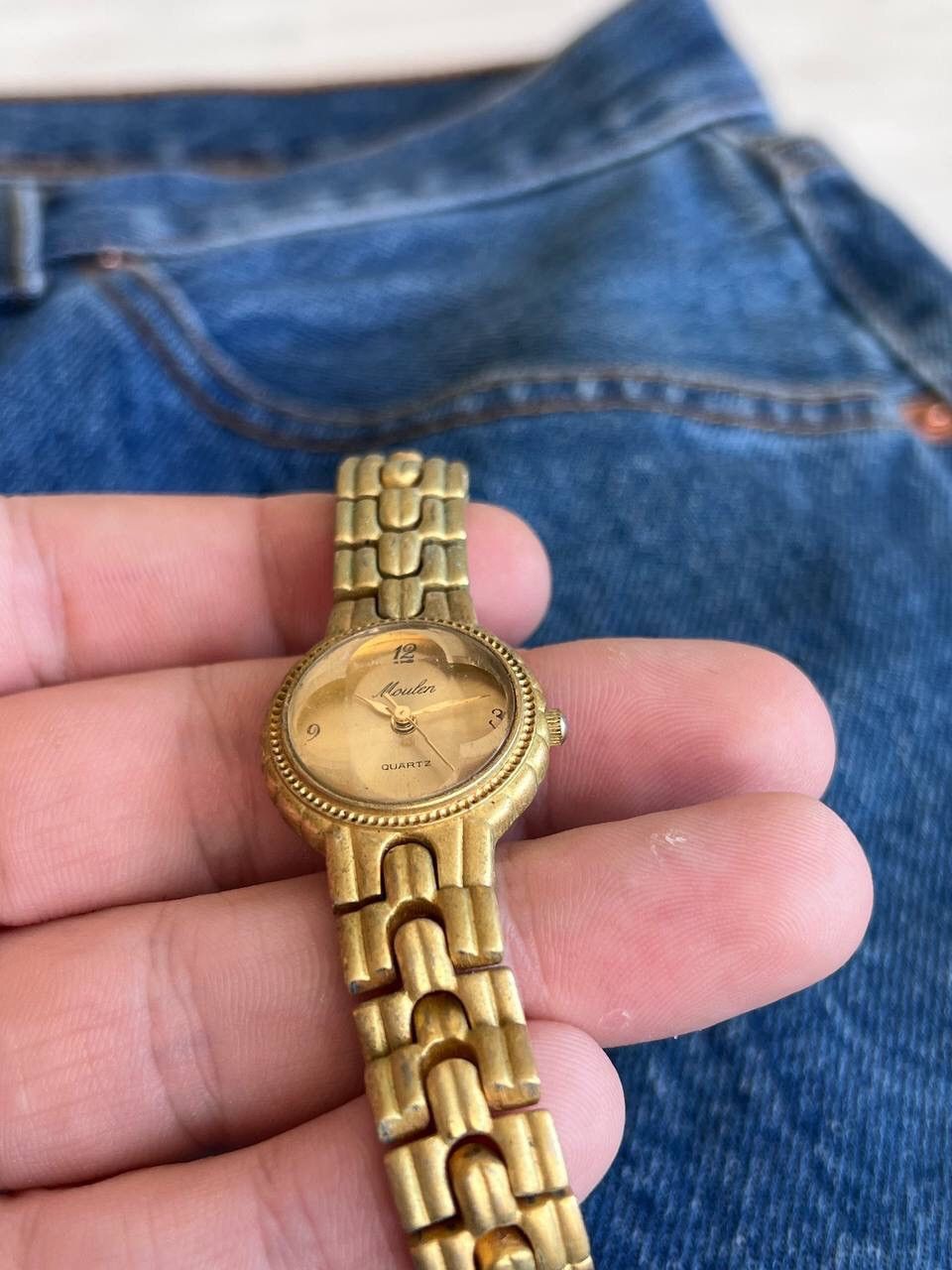 Japanese Brand × Vintage Vintage Gold Tone Japanese style futuristic Watch Retro 00s Size ONE SIZE - 2 Thumbnail