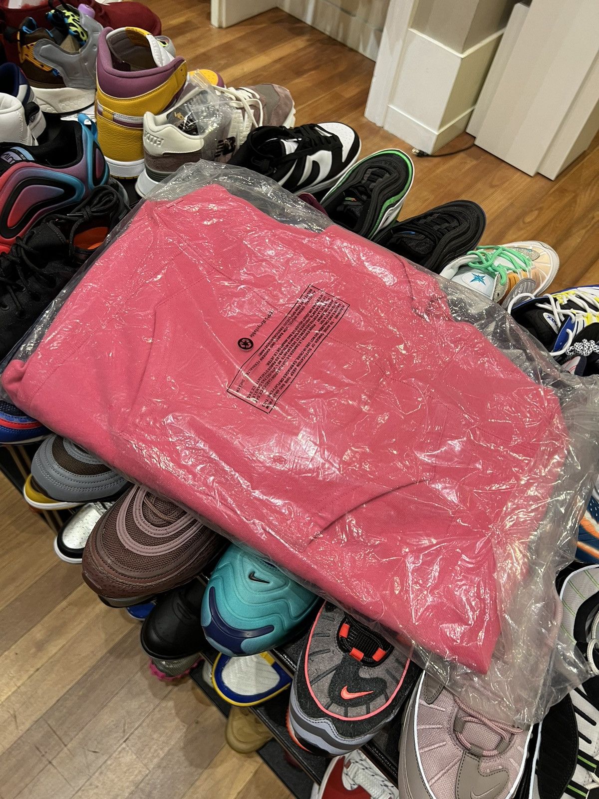 Supreme Supreme magenta lime box logo hoodie 2017 Size US S / EU 44-46 / 1 - 4 Thumbnail