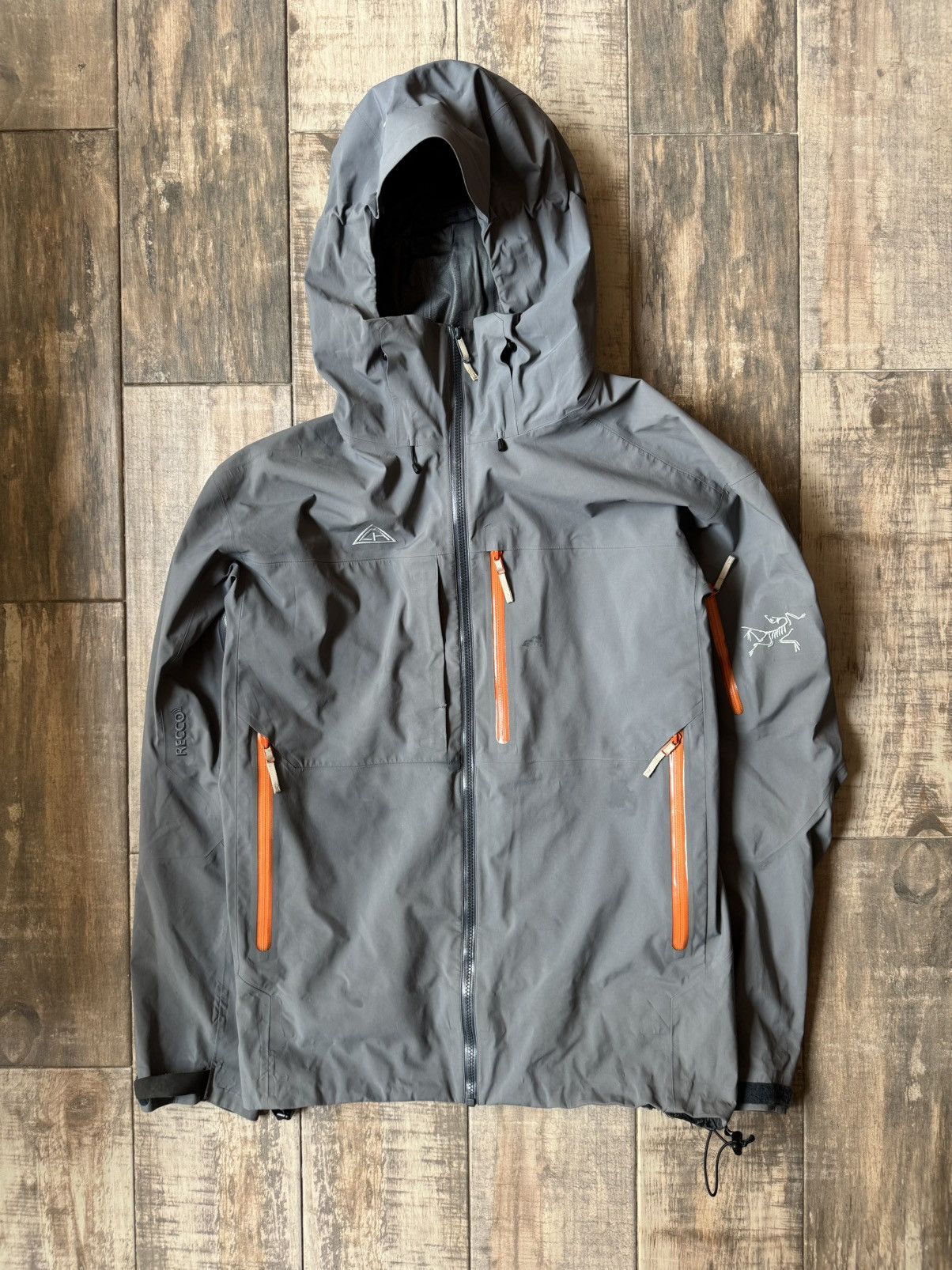 Arc'teryx × Goretex Beta SV Shell - Distortion | Grailed