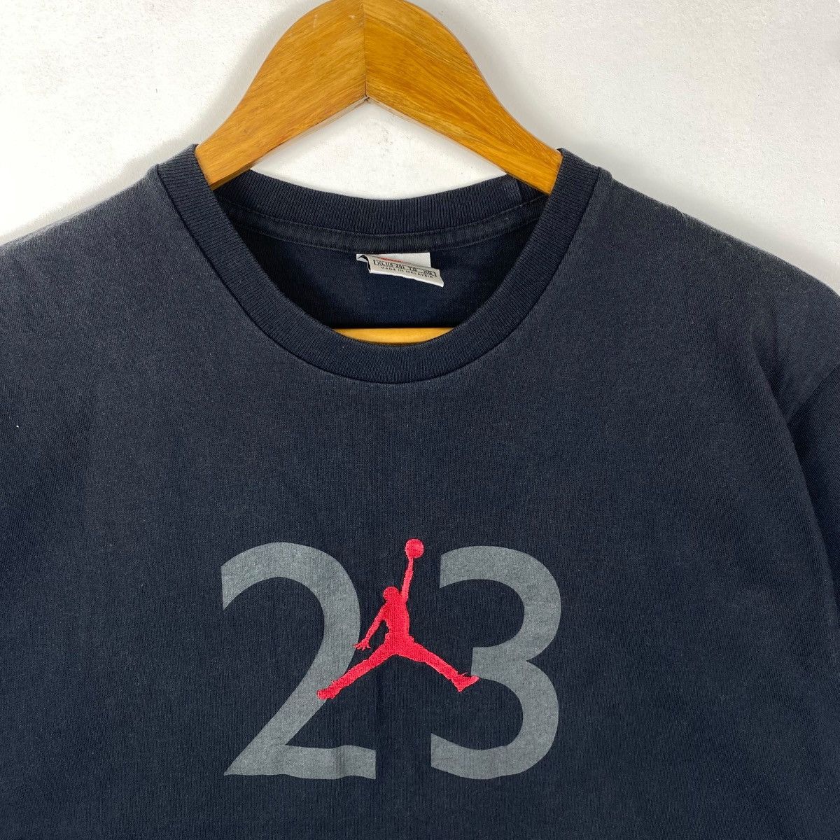 Nike Vintage 90's NIKE Air Jordan 23 Embroidery Logo Women Faded Size XL / US 12-14 / IT 48-50 - 2 Thumbnail