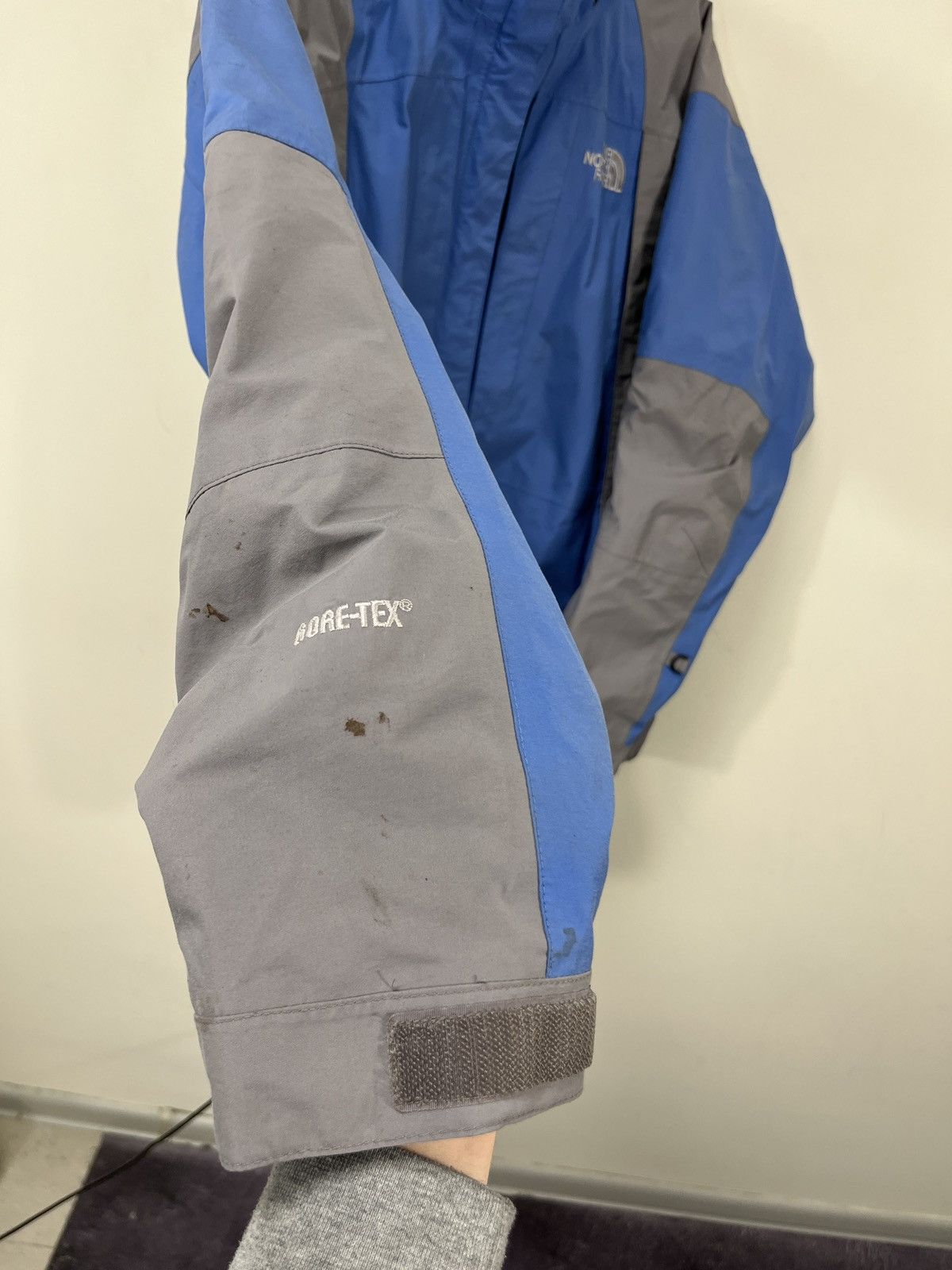The North Face Vintage The North Face Gore-Tex Nylon Hooded Outdoor Jacket Size US L / EU 52-54 / 3 - 13 Thumbnail