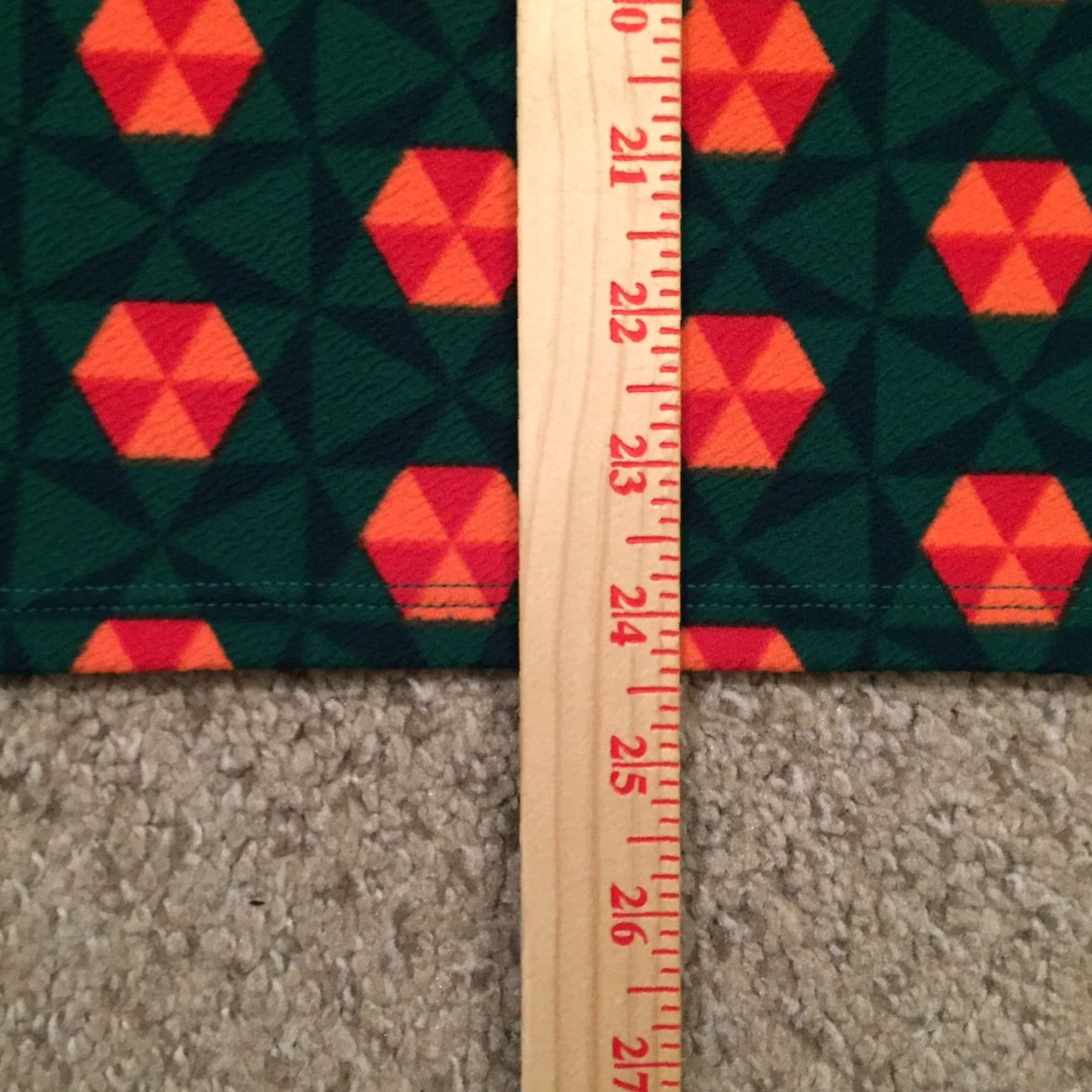 Vintage LuLaRoe Skirt Women Knee Length Geometric Green Medium M Unlined Pull On Casual Pencil Size 32" / US 10 / IT 46 - 5 Thumbnail