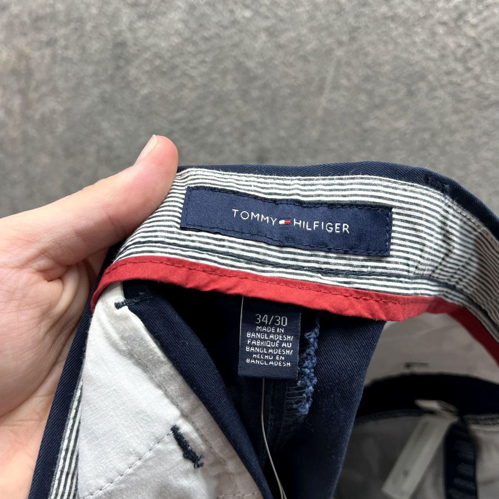 Tommy Hilfiger Tommy Hilfiger Pants Mens 34x30 Navy Pleated Chino Dress Slacks Cotton Size US 34 / EU 50 - 4 Thumbnail