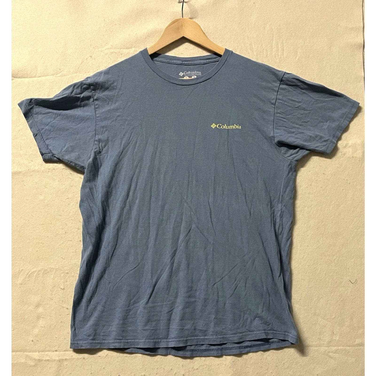 Vintage Columbia Shirt Dog Graphic Gray L Mens Regular T-Shirt Activewear Size Large Flaws See All pics Size US L / EU 52-54 / 3 - 2 Thumbnail
