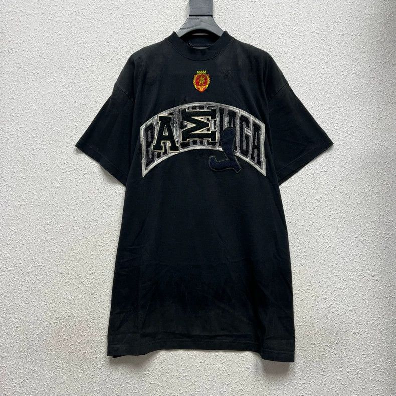 Balenciaga Balenciaga Clay Dye Manchester United Black Short Sleeve T Size US M / EU 48-50 / 2 - 1 Thumbnail