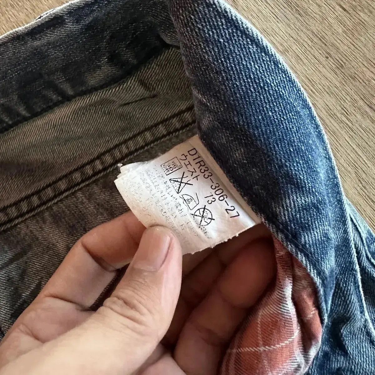 Black Label BURBERRY BLACK LABEL JEANS DISTRESSED DENIM RIPPED PANTS W31 Size US 31 - 10 Thumbnail