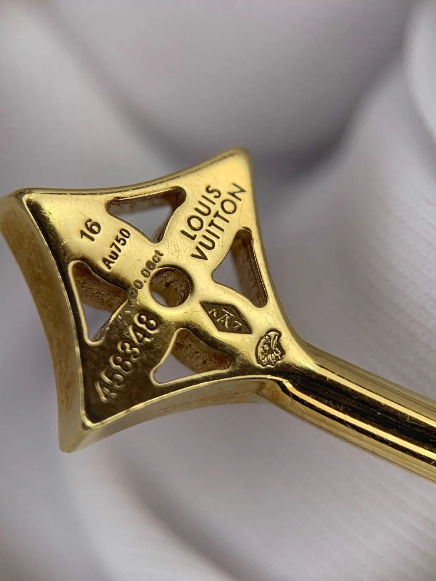 Louis Vuitton LV Gold 1 Diamond Clover Bracelet 16 6.06g No Acc Size ONE SIZE - 4 Thumbnail