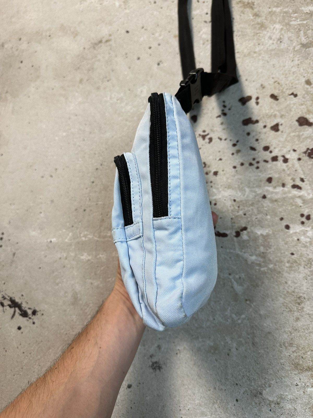 Nike Vintage Y2K Nike Baby Blue Messenger Crossbody Bag Swoosh Size ONE SIZE - 5 Thumbnail