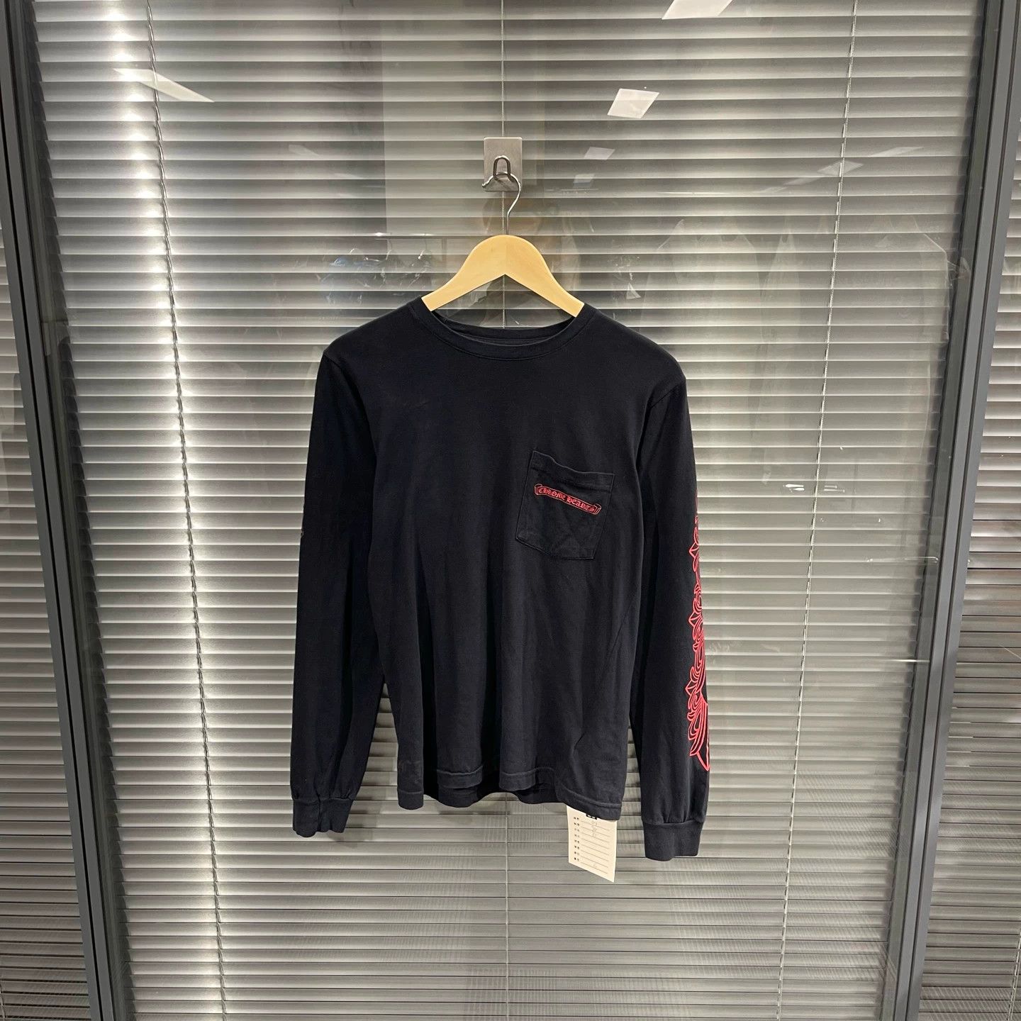 Chrome Hearts Chrome Hearts Black and Pink Horseshoe Scroll Long Sleeve S Size US S / EU 44-46 / 1 - 1 Thumbnail