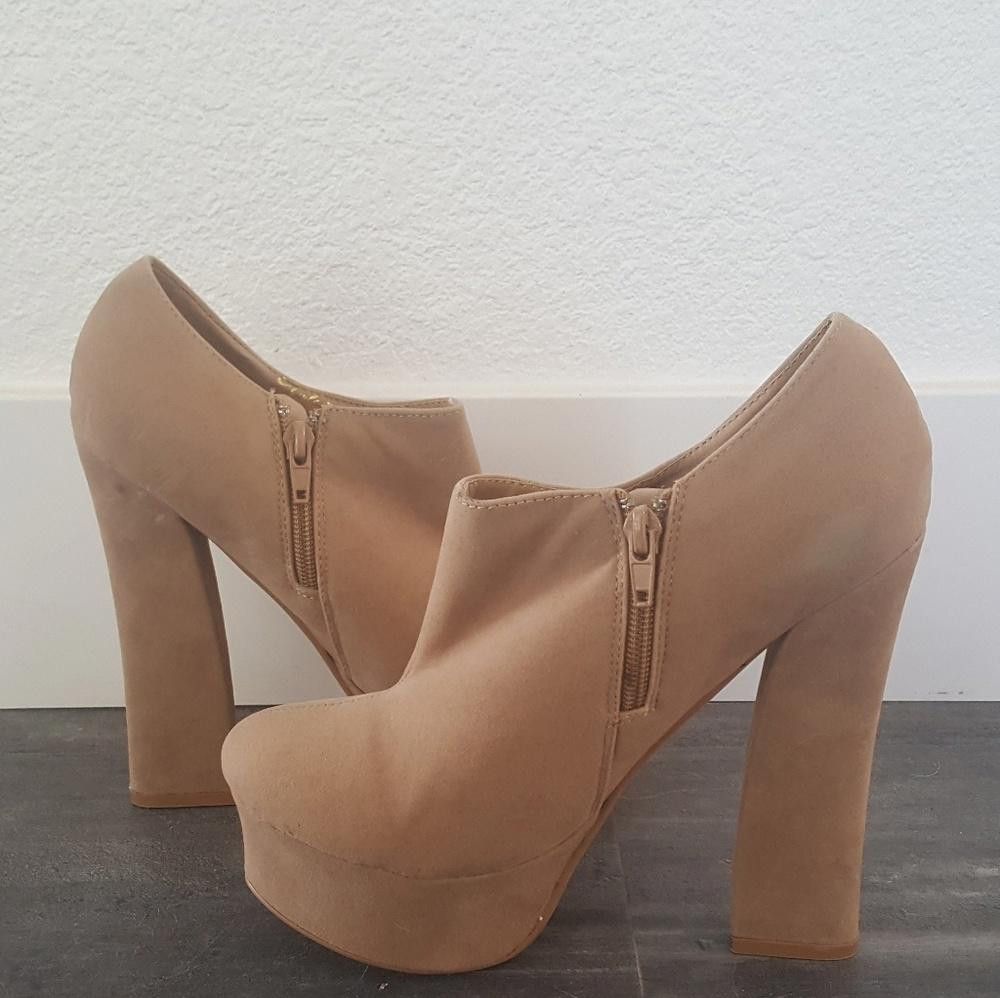 Designer Nude Side Zip Yoki Booties Size US 8 / IT 38 - 4 Thumbnail