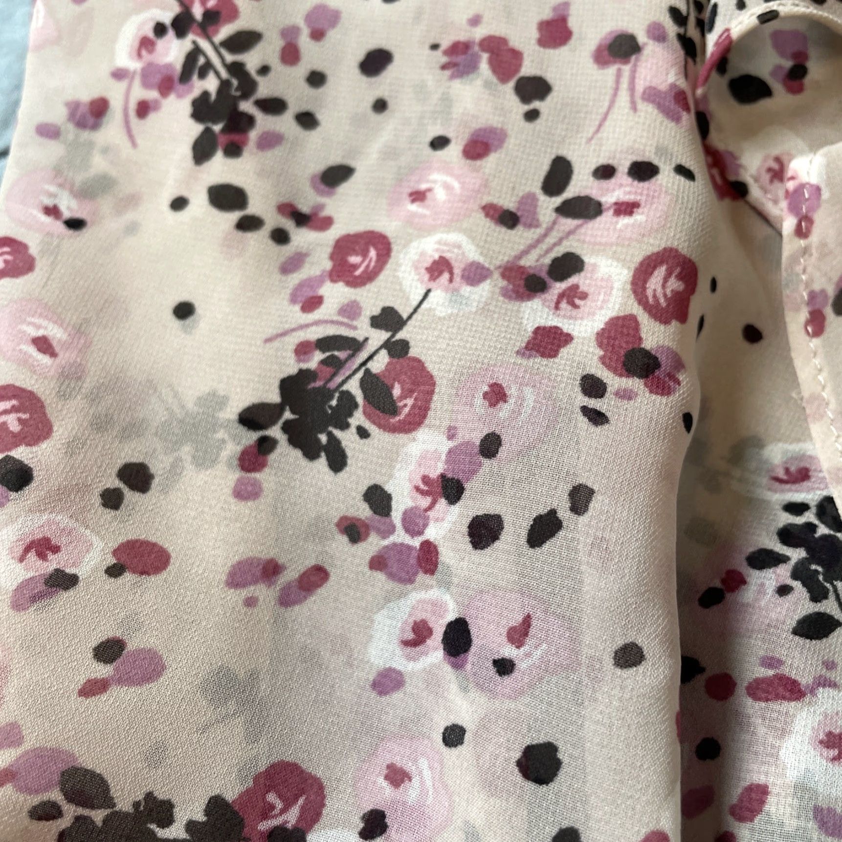 Guess VTG 90s GUESS Blouse Womens Size M Pink Black Floral Chiffon Ruffle Puff Sleeve Short Sleeve Button V-Neck Christmas? Size M / US 6-8 / IT 42-44 - 6 Thumbnail