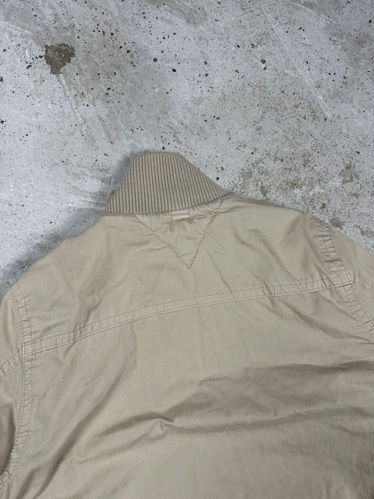 Tommy Hilfiger Vintage Y2K Tommy Hilfiger Beige Distressed Utility Bomber Size US S / EU 44-46 / 1 - 22 Thumbnail