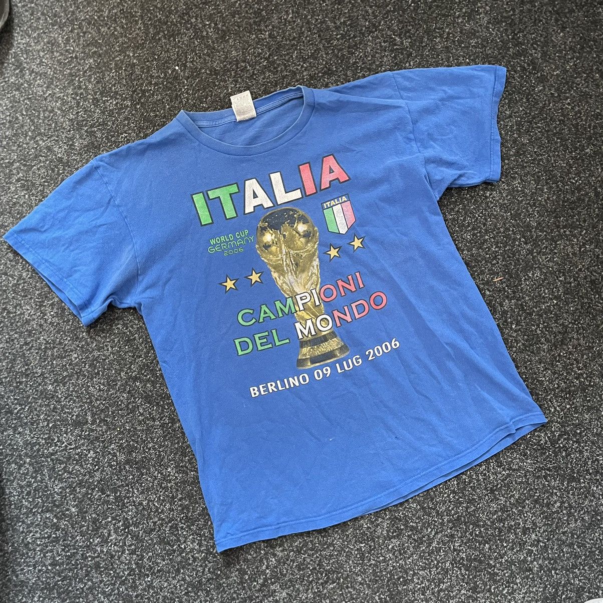Vintage Retro ITALIA WORLD CUP GERMANY 2006 mondo Berlino tee shirt Size US L / EU 52-54 / 3 - 1 Thumbnail