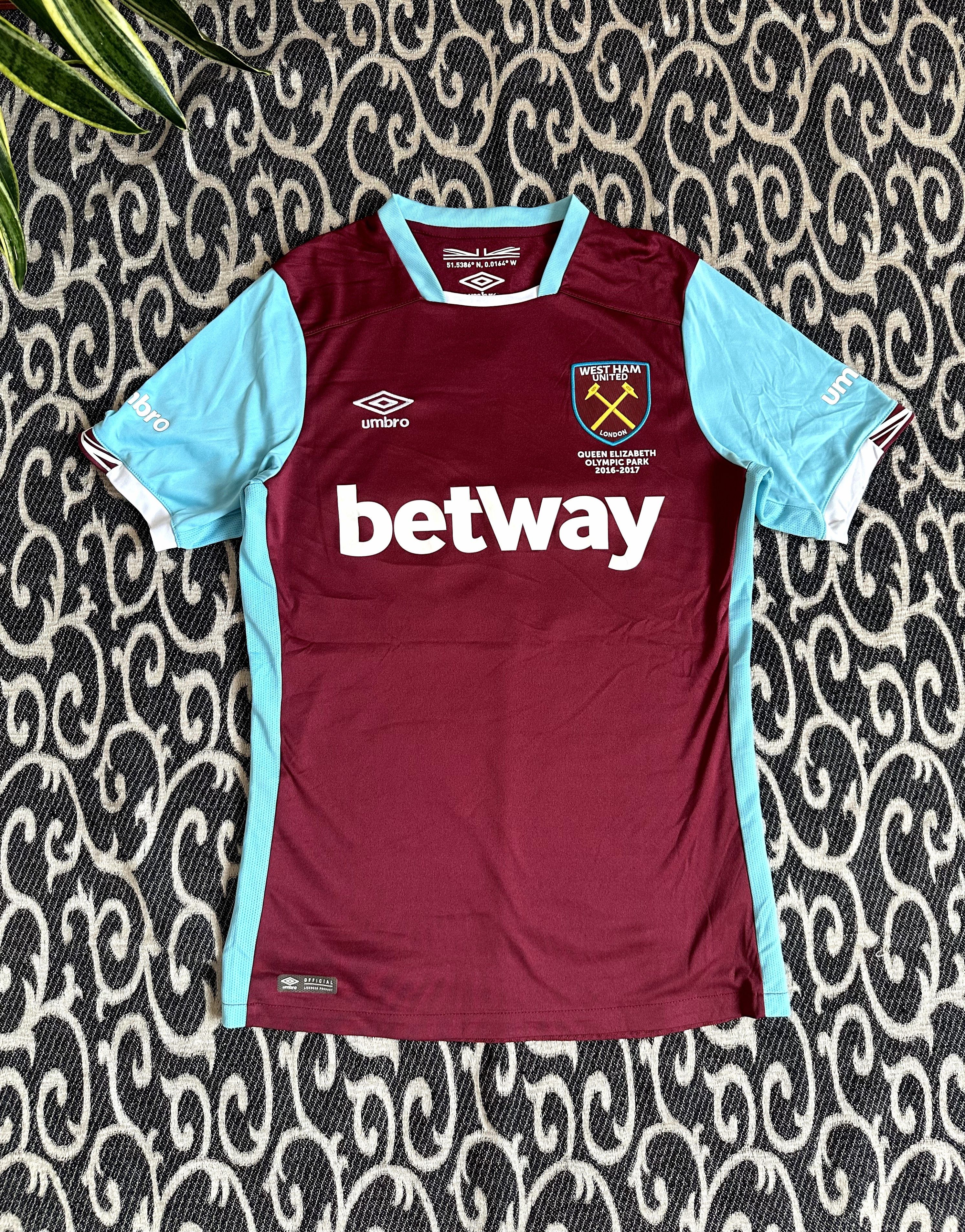 Umbro Umbro West Ham Football Jersey Size S Streetwear Size US S / EU 44-46 / 1 - 3 Thumbnail