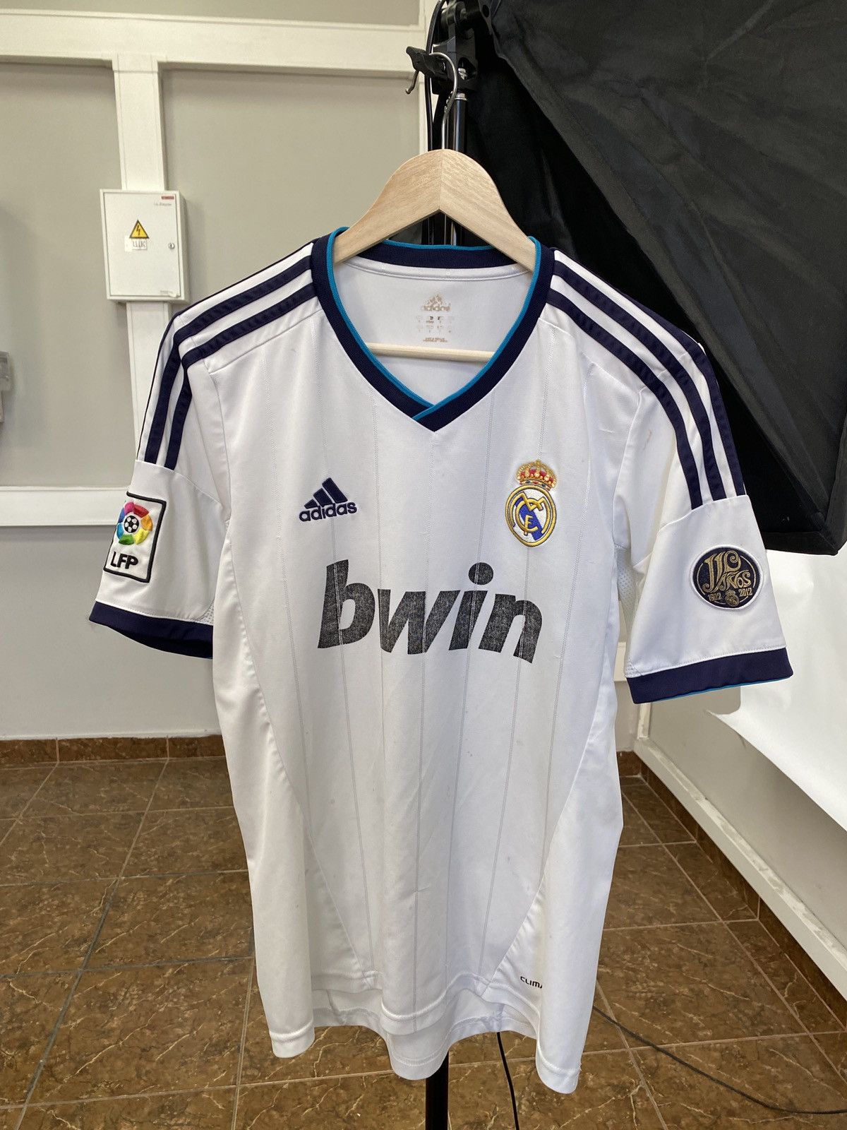 Adidas Y2K Real Madrid Adidas 110 Years 2013 Soccer Jersey Rare Size US S / EU 44-46 / 1 - 1 Thumbnail