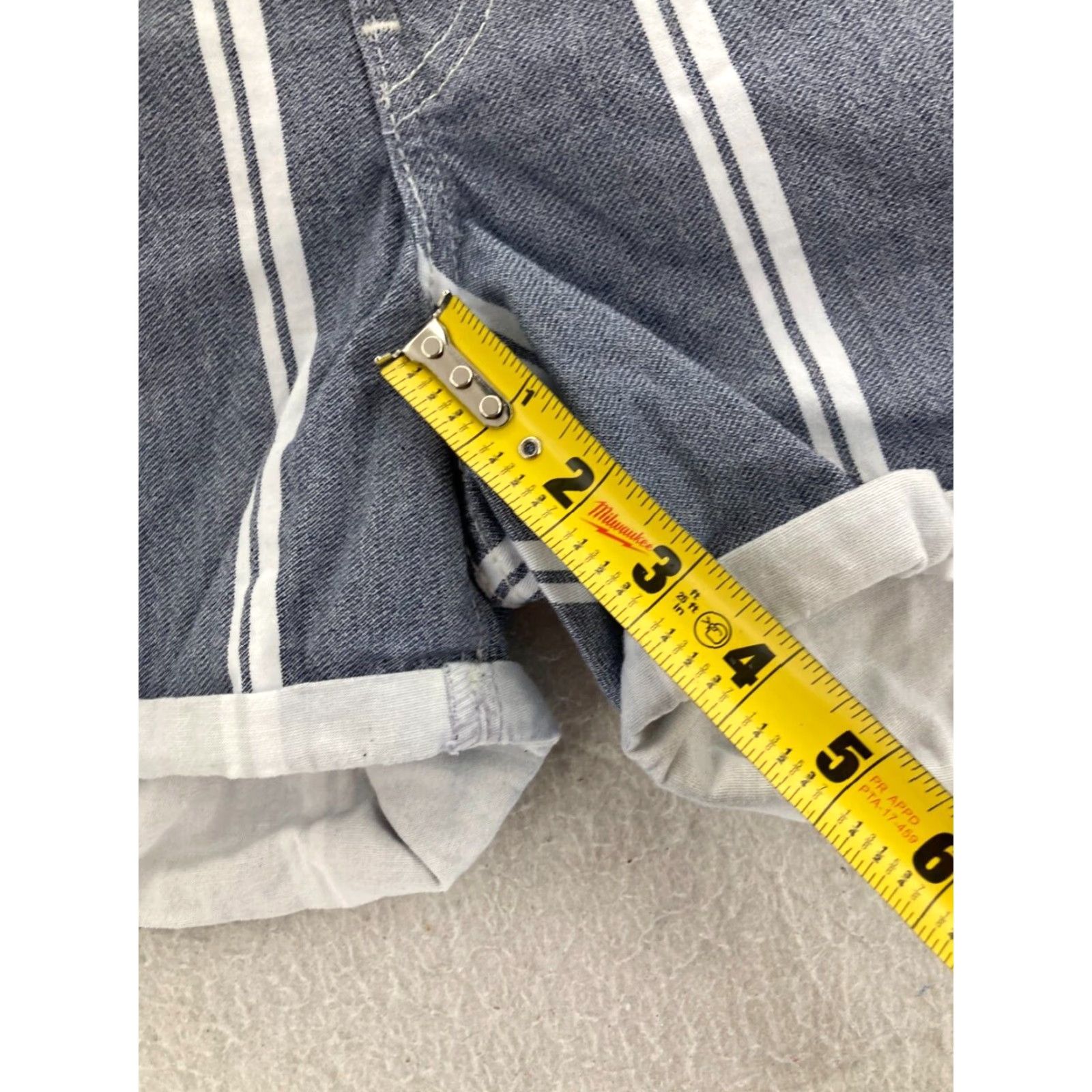 Levi's LEVI'S ShortS Womens 30 Mid-Length Slim Striped Denim Casual 9.5" Inseam Multicolor 90s Sailor Womens Size 30" / US 8 / IT 44 - 5 Thumbnail