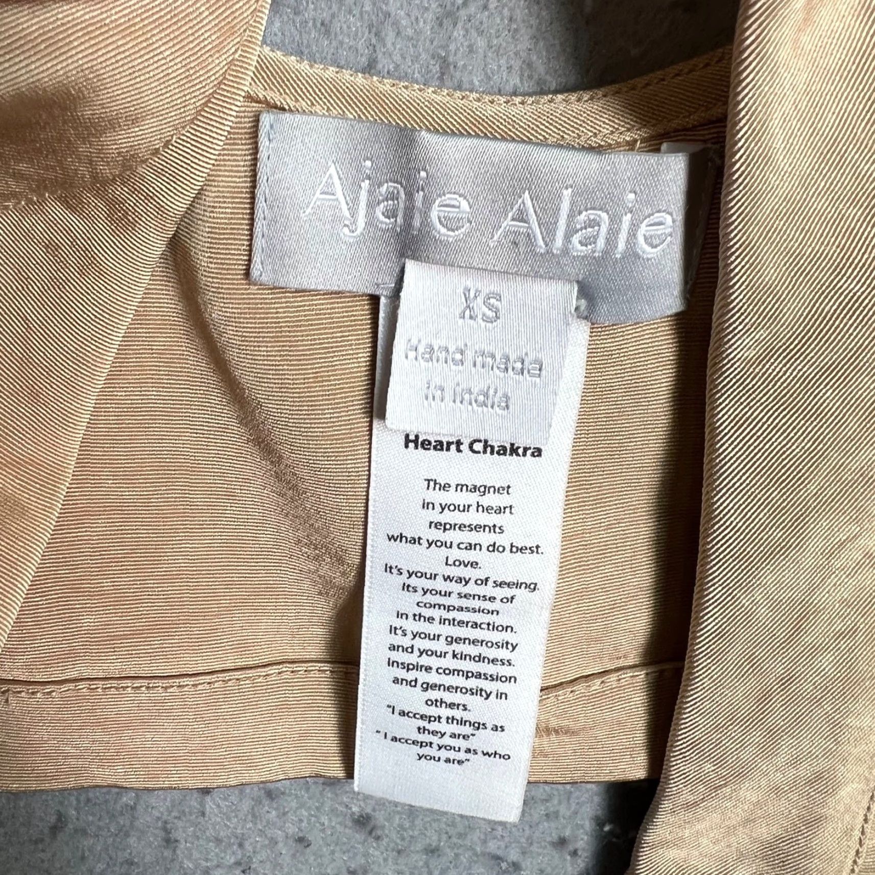 Vintage Ajai Alaie Womens XS Handmade In India Beige Tie-Front Crop Top Size XS / US 0-2 / IT 36-38 - 3 Thumbnail