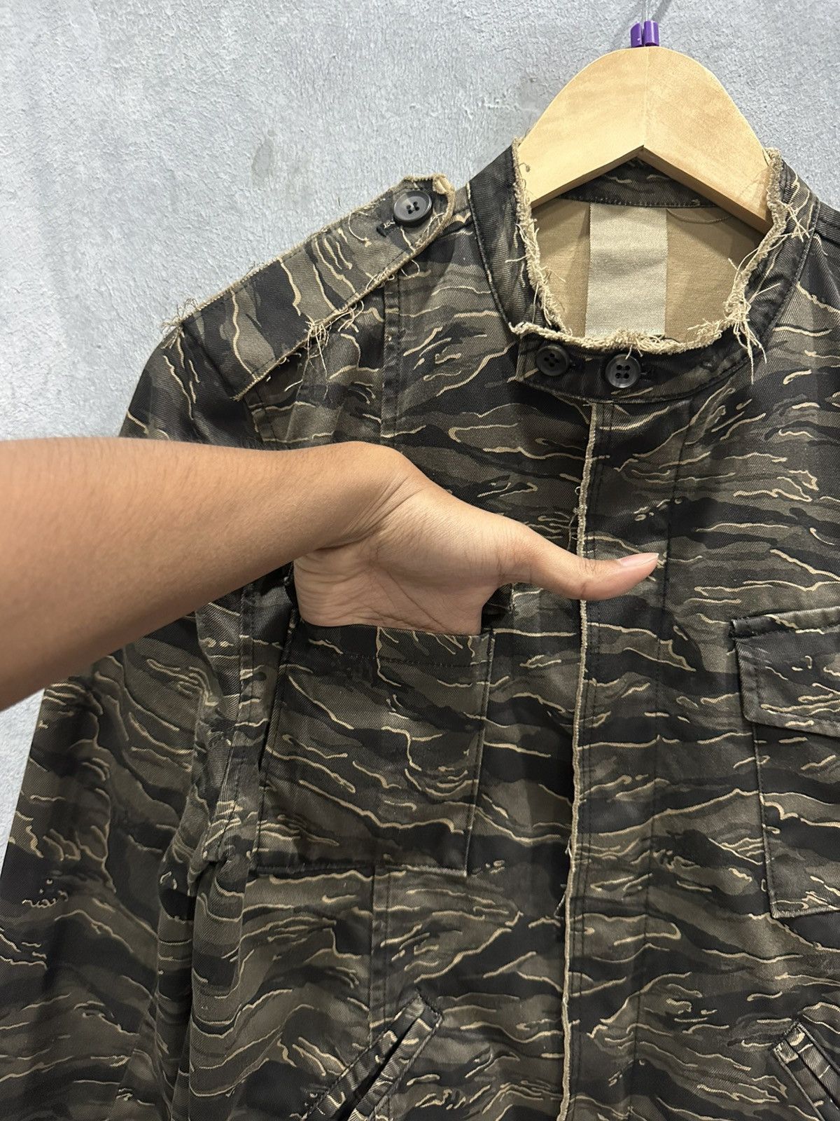 Vintage Military Tiger Stripe Camo Jacket Size US S / EU 44-46 / 1 - 15 Thumbnail