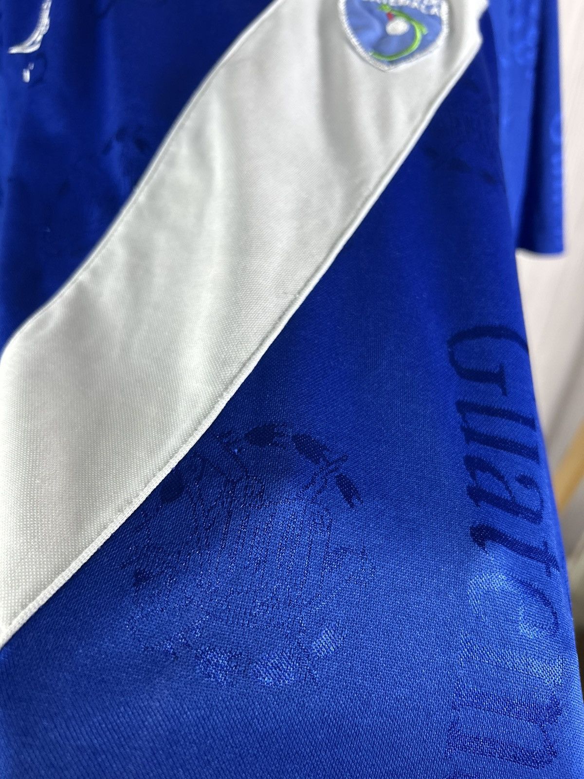 Umbro Vintage 90’s Umbro Guatemala Soccer Jersey Size L Size US L / EU 52-54 / 3 - 15 Thumbnail