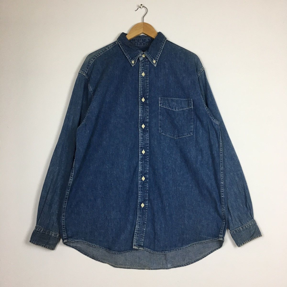 Uniqlo Vintage Uniqlo Single Pocket Denim Shirt Size US L / EU 52-54 / 3 - 1 Thumbnail