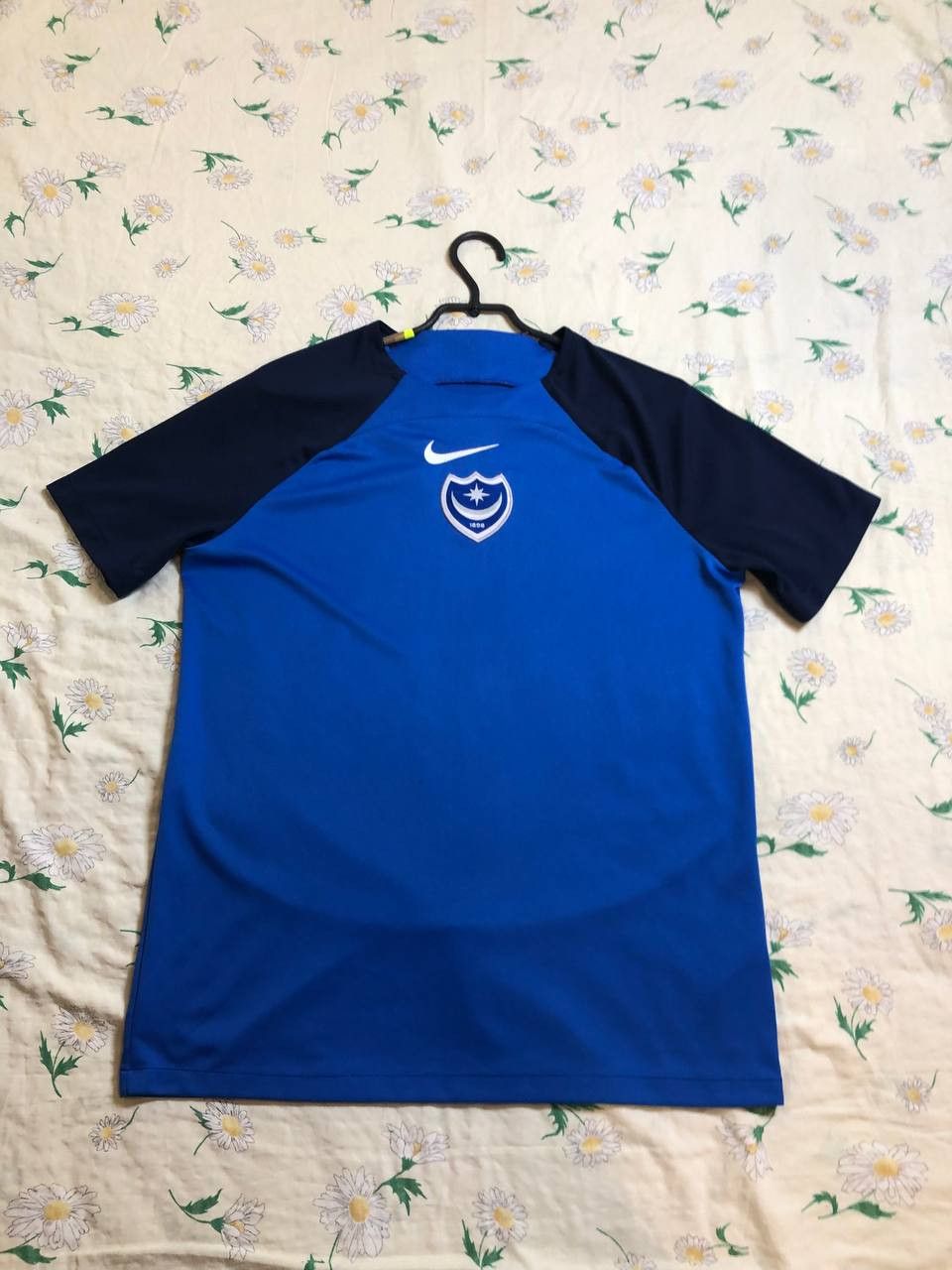 Nike Vintage Nike Football Training Jersey Size US L / EU 52-54 / 3 - 1 Thumbnail